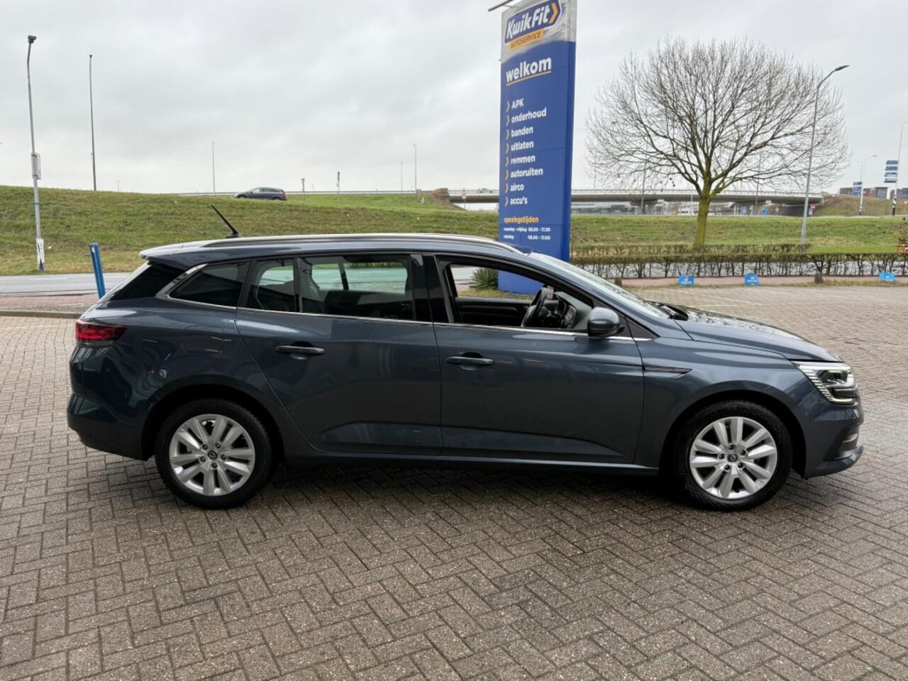 Renault MEGANE 1.5 BLUE DCI 115PK INTENS AIRCO-ECC NAVI PDC STOELVERW.