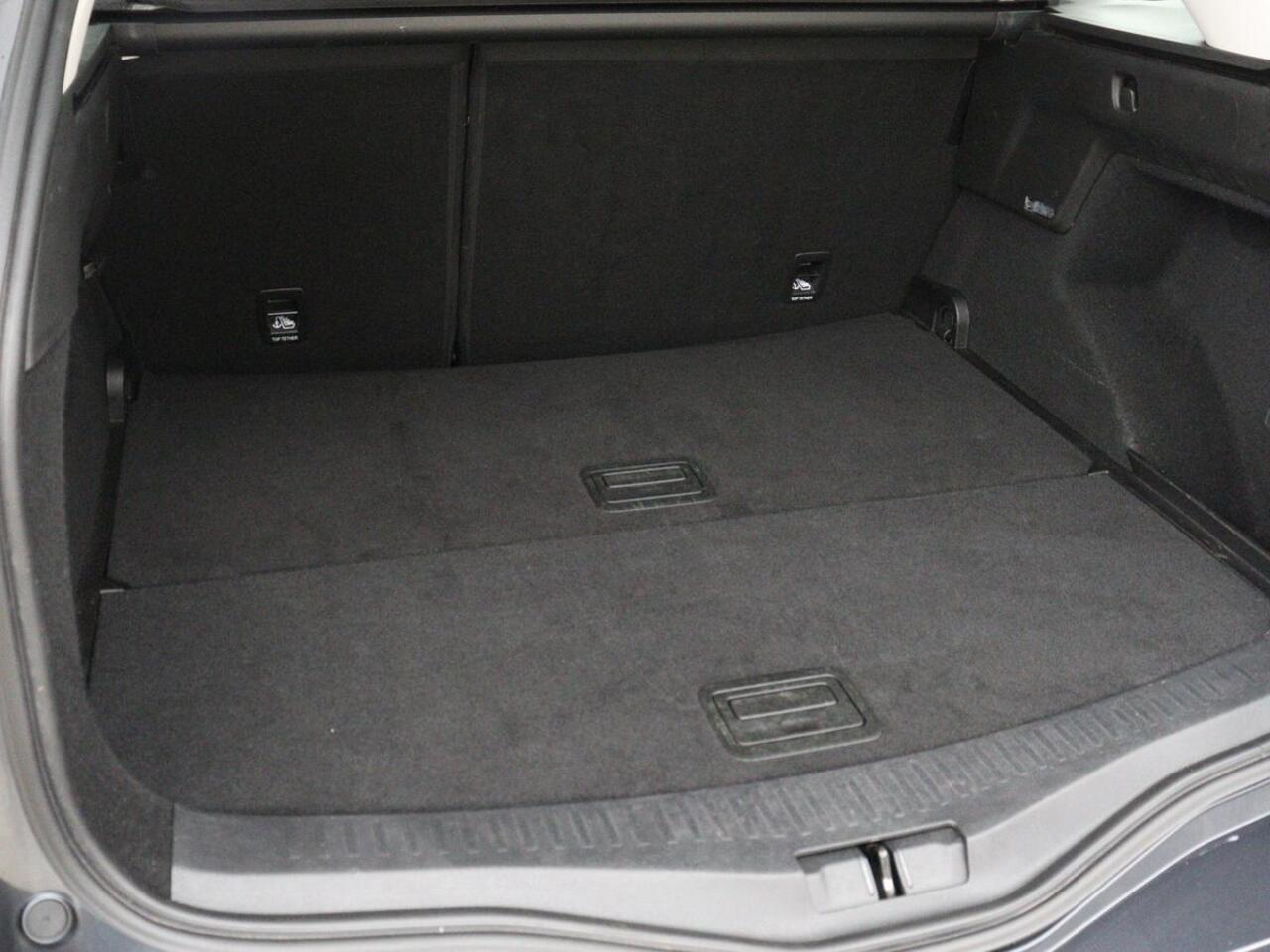 Renault MEGANE 1.3 TCe Business Zen | Trekhaak | Camera | Carplay | Keyless | Navigatie | Full LED | Parkeerhulp | Cruise control | Bluetooth | Climate control