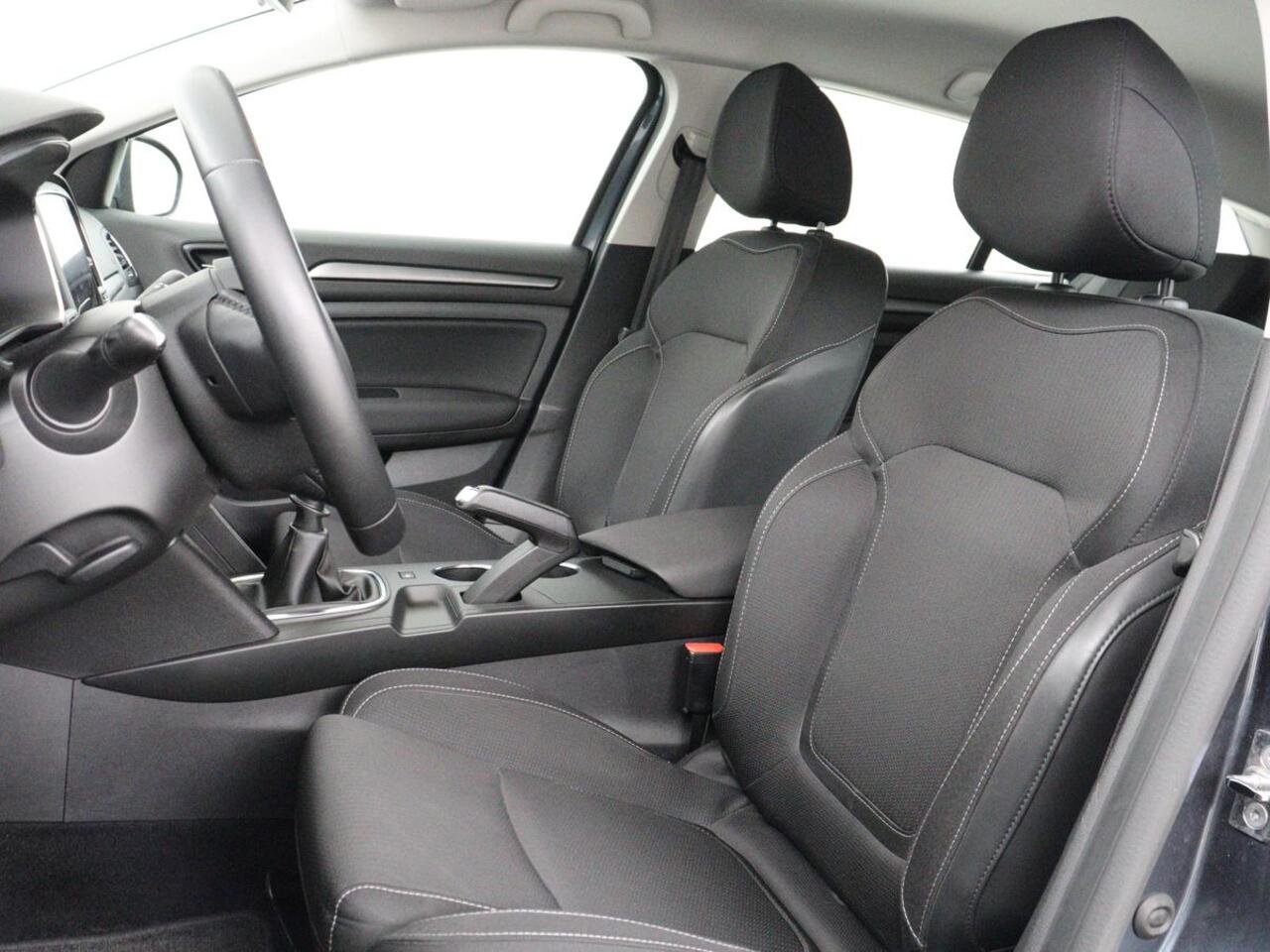 Renault MEGANE 1.3 TCe Business Zen | Trekhaak | Camera | Carplay | Keyless | Navigatie | Full LED | Parkeerhulp | Cruise control | Bluetooth | Climate control