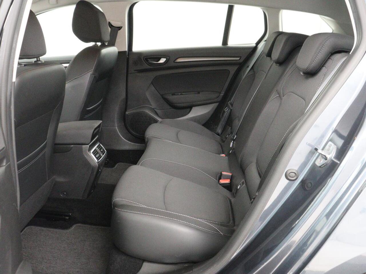 Renault MEGANE 1.3 TCe Business Zen | Trekhaak | Camera | Carplay | Keyless | Navigatie | Full LED | Parkeerhulp | Cruise control | Bluetooth | Climate control