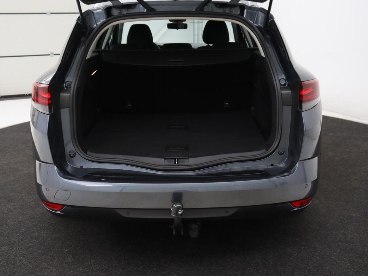 Renault MEGANE 1.3 TCe Business Zen | Trekhaak | Camera | Carplay | Keyless | Navigatie | Full LED | Parkeerhulp | Cruise control | Bluetooth | Climate control