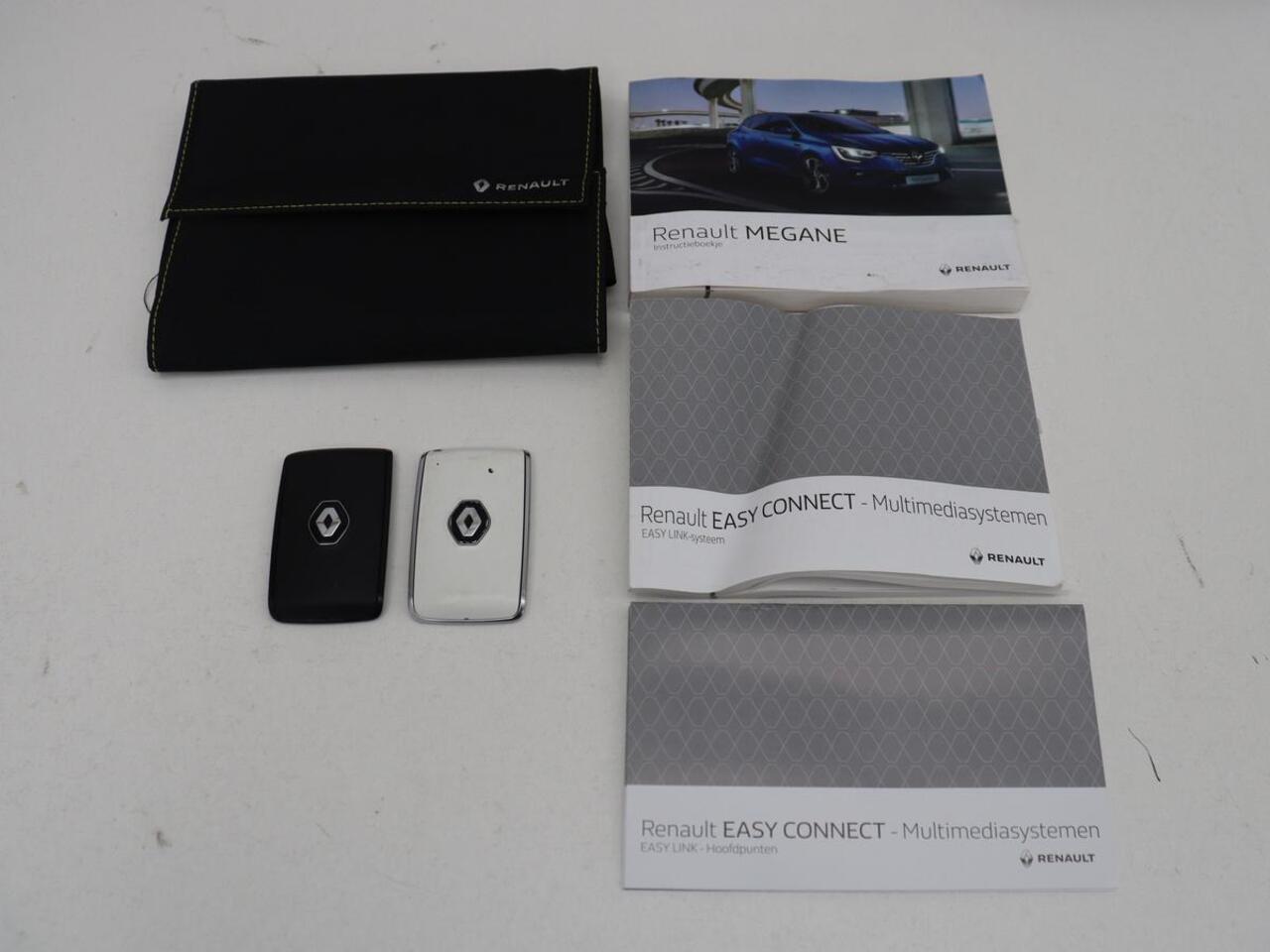Renault MEGANE 1.3 TCe Intens | Trekhaak | Carplay | Keyless | Navigatie | Full LED | Climate control | Parkeerhulp | Bluetooth | Cruise control