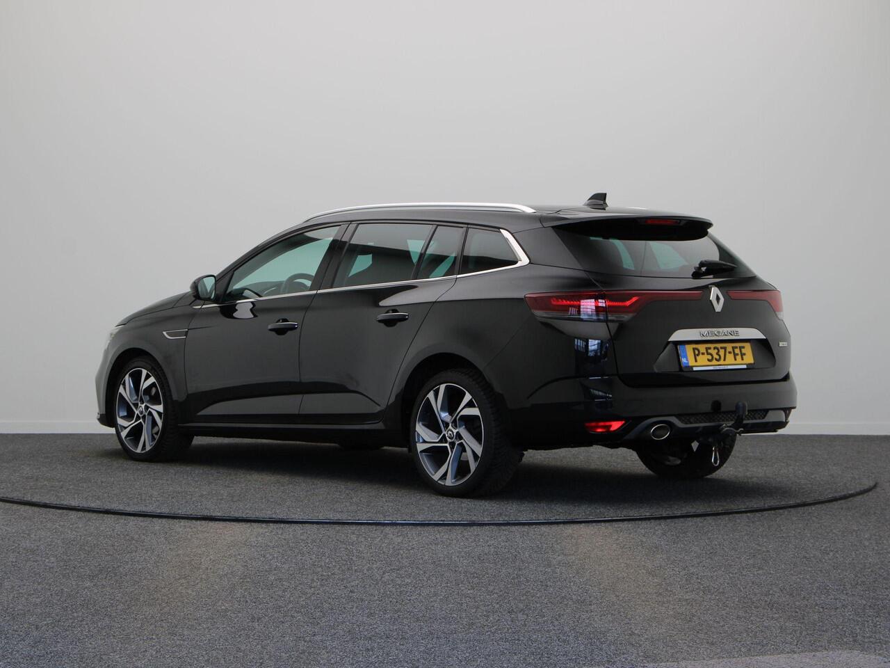 Renault MEGANE Estate TCe 140pk EDC RS Line | Trekhaak | Dealer onderhouden | Parkeersensoren voor en achter | Achteruitrijcamera | Climate control |