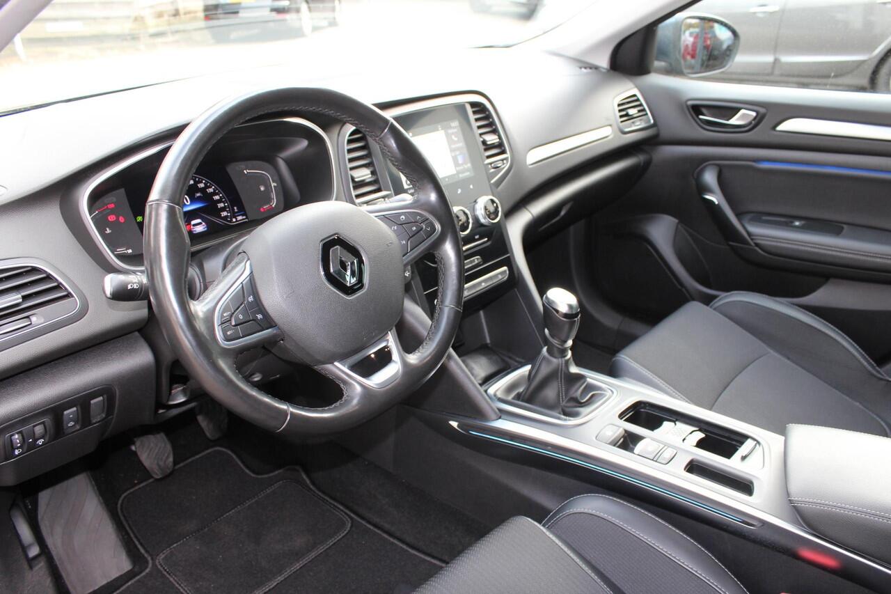 Renault MEGANE Estate 1.3 TCe Intens 140 pk Navigatie, Cruise control, stoel/stuur verw., Clima,17LMV