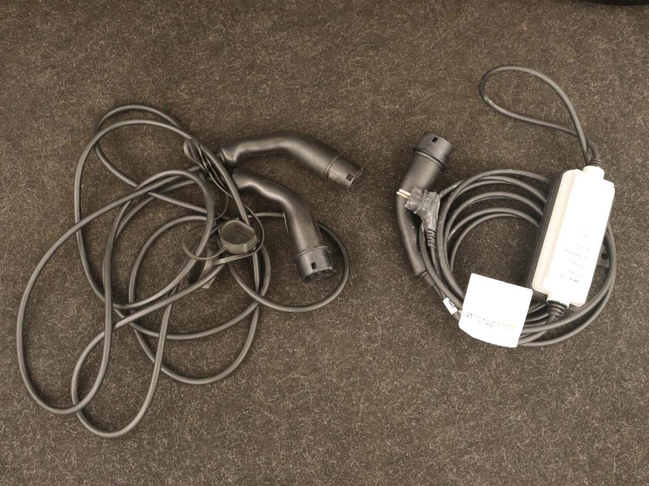 Renault MEGANE 1.6 E-Tech Plug-In Hybrid 160 Intens | Half leder | Carplay | Full LED | Keyless | Navigatie | Parkeerhulp | Cruise control | Sfeerverlichting | Climate control