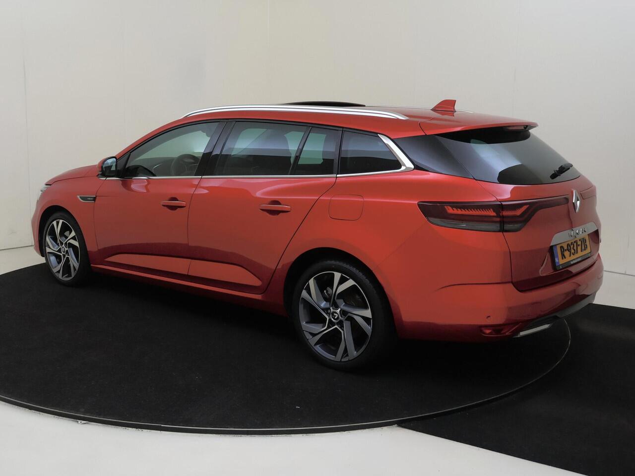 Renault MEGANE Estate 1.6 E-Tech Plug-In Hybrid 160 R.S. Line AUTOMAAT |