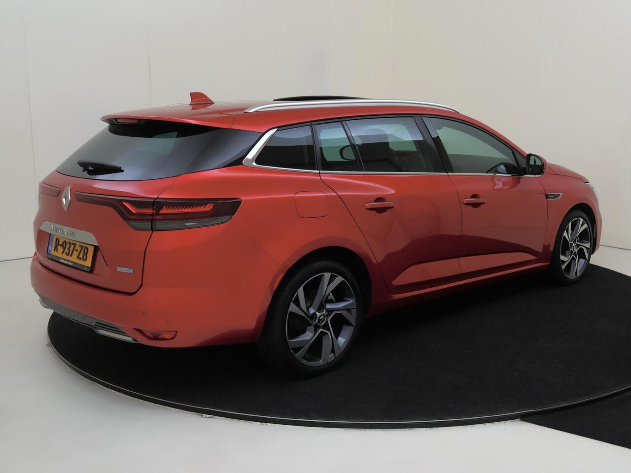 Renault MEGANE Estate 1.6 E-Tech Plug-In Hybrid 160 R.S. Line AUTOMAAT |