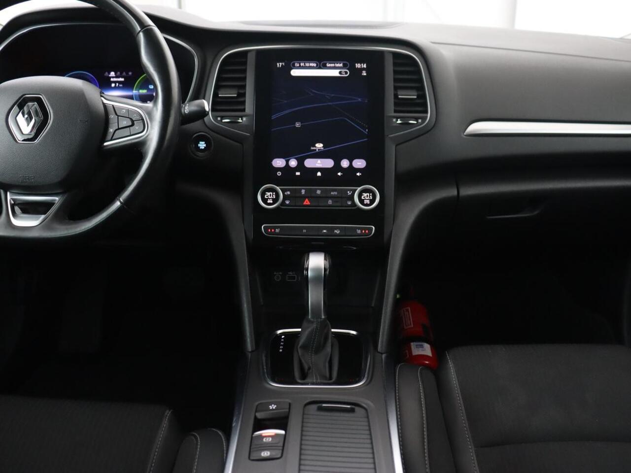 Renault MEGANE 1.6 E-Tech Plug-In Hybrid 160 | Stoelverwarming | Head-Up | Trekhaak | Adaptive cruise | Carplay | Digital Cockpit | Climate control | Navigatie | Keyless | PHEV | Plug In