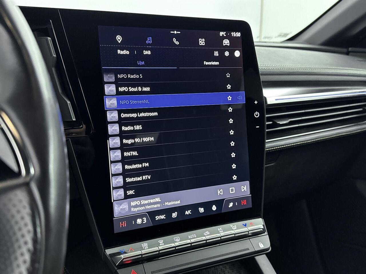 Renault MEGANE E-Tech EV60 220Pk Optimum Charge Iconic | Trekhaak | Google Navigatie | Stoel En Stuurverwarming | Adaptive Cruise Control | Park Assistent | Ledereden Bekleding | Apple/Android Carplay |