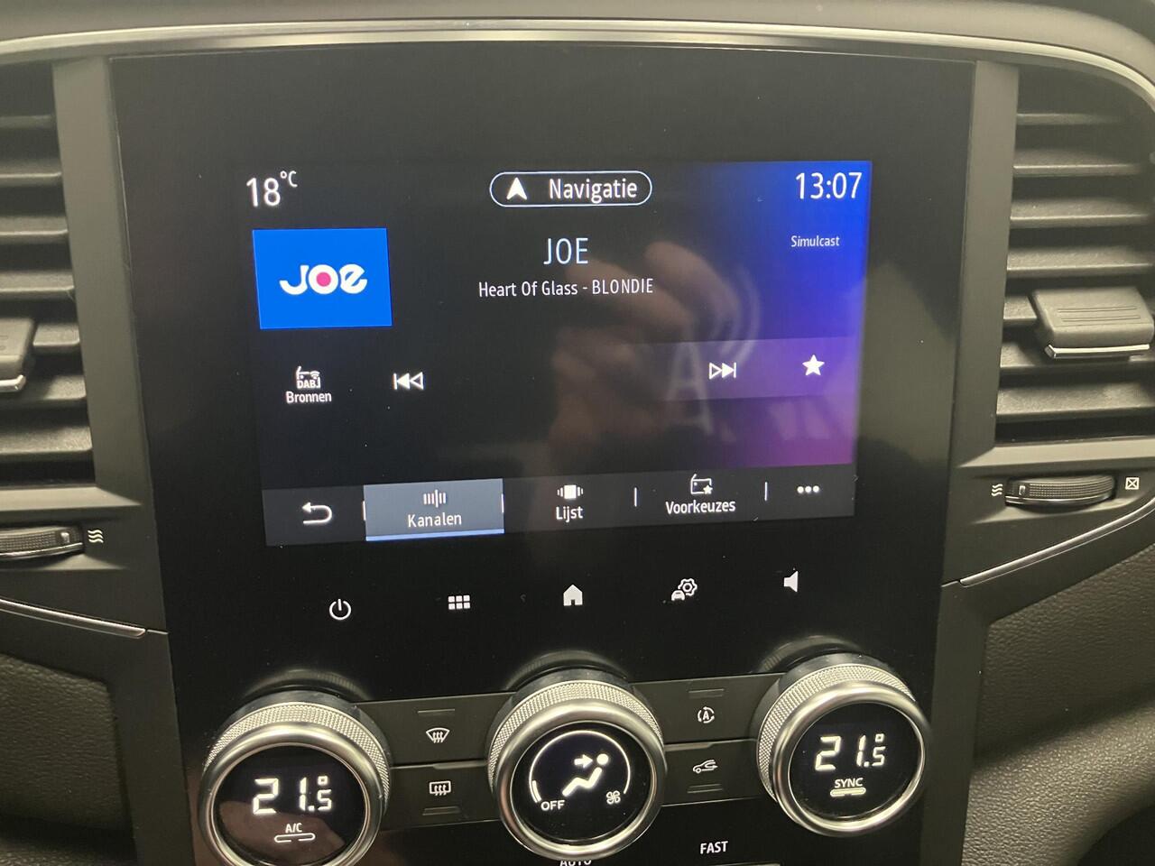 Renault MEGANE Estate 1.3 TCe Business Zen / Eerste Eigenaar / Dealer Onderhouden / Trekhaak 1700 KG / Camera / Navigatie / Apple CarPlay/Android Auto / Climate Control / Cruise Control /