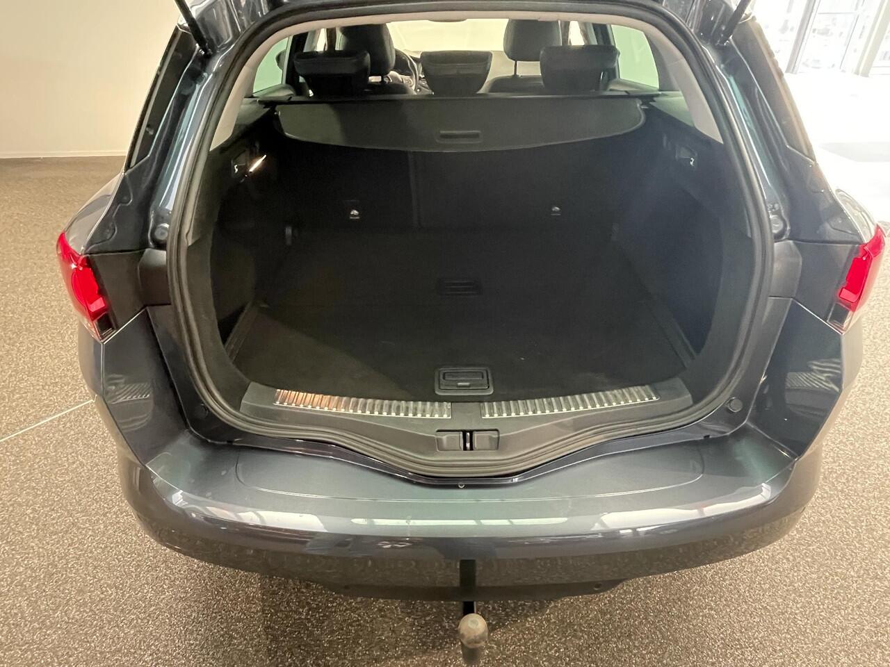 Renault MEGANE Estate 1.3 TCe Intens | Trekhaak | Navigatie | Climate Control | Cruise Control |