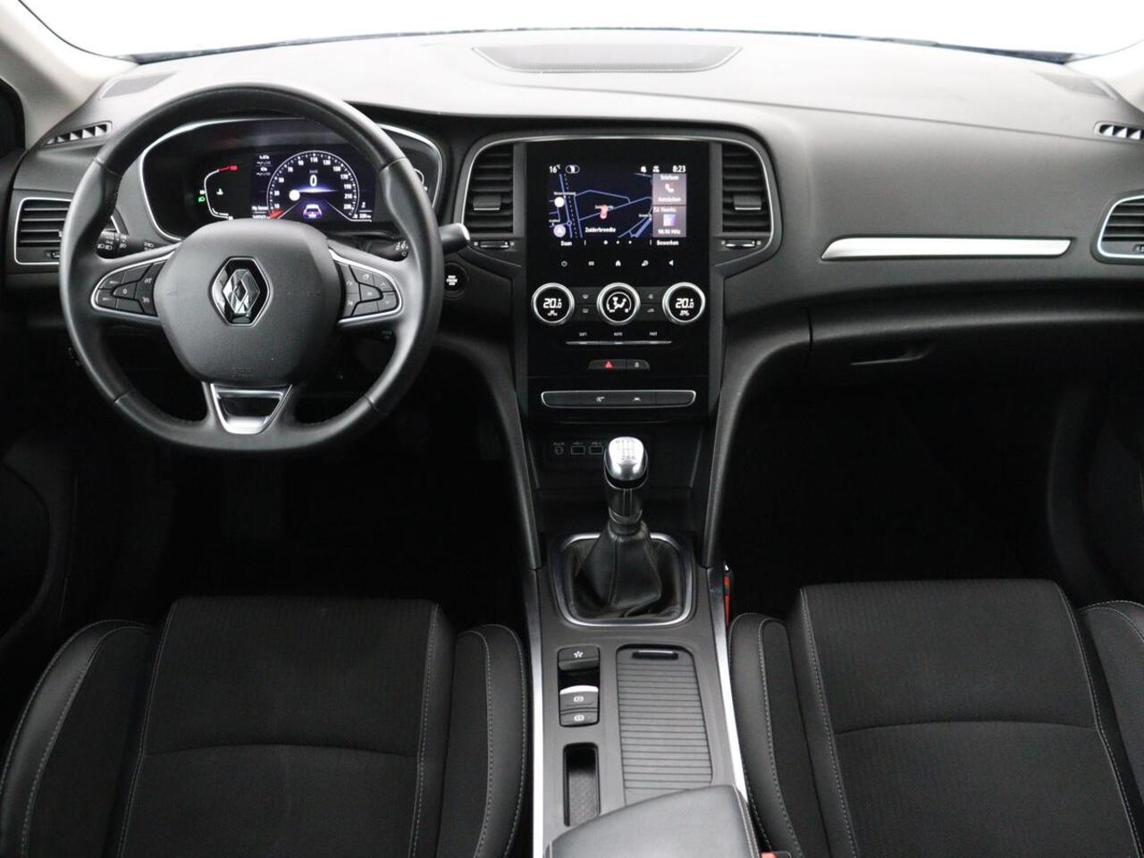 Renault MEGANE 1.3 TCe Intens | Trekhaak | Carplay | Keyless | Navigatie | Full LED | Parkeerhulp | Climate control | Bluetooth | Cruise control