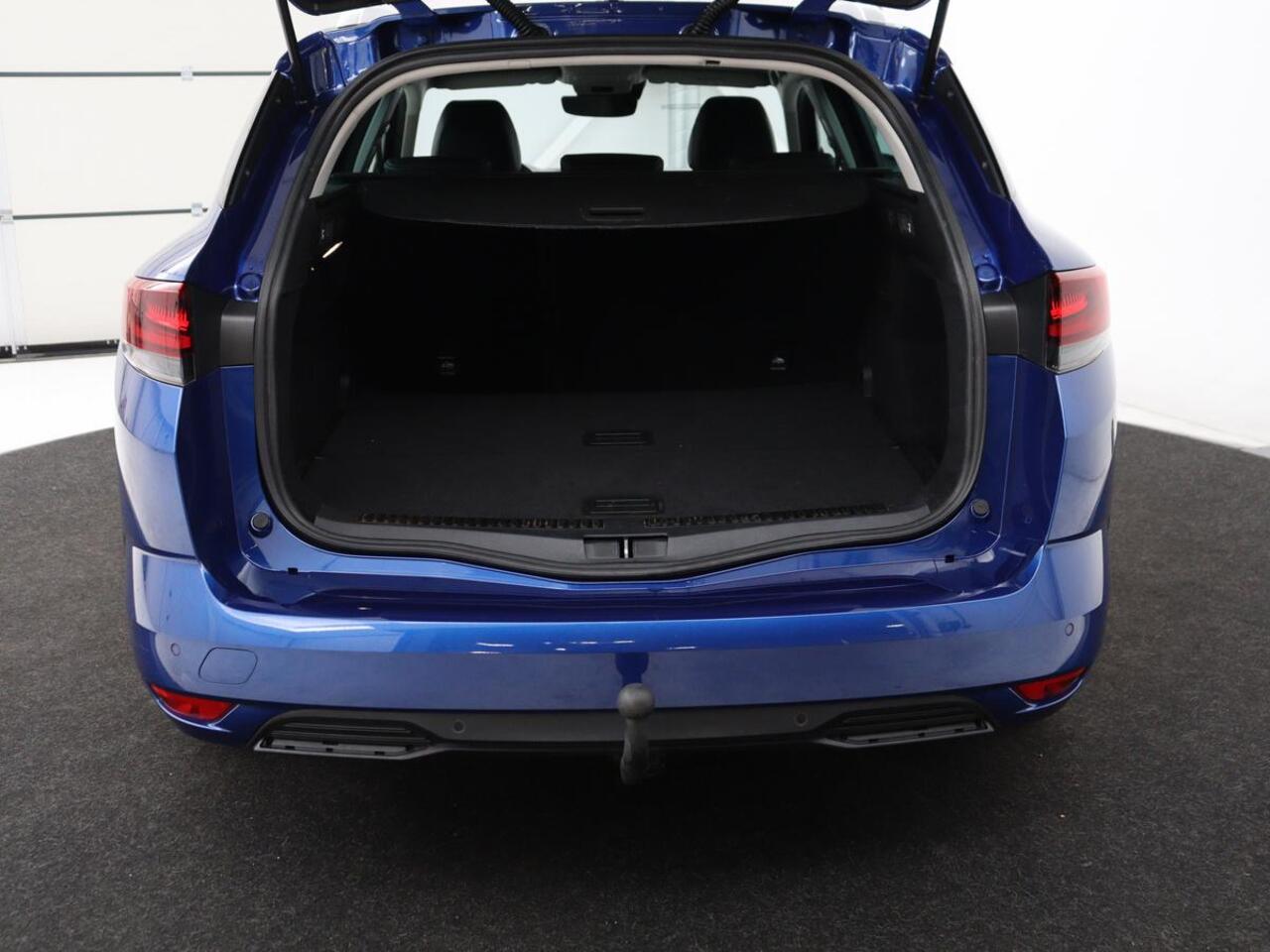 Renault MEGANE 1.3 TCe Intens | Trekhaak | Carplay | Keyless | Navigatie | Full LED | Parkeerhulp | Climate control | Bluetooth | Cruise control