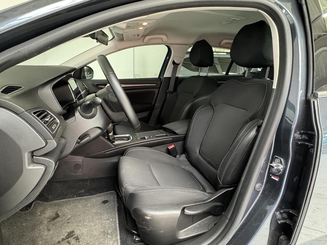 Renault MEGANE Estate 1.6 E-Tech Plug-In Hybrid 160 Business Zen | Trekhaak | Navigatie | Parkeersensoren V+A | Climate Control |