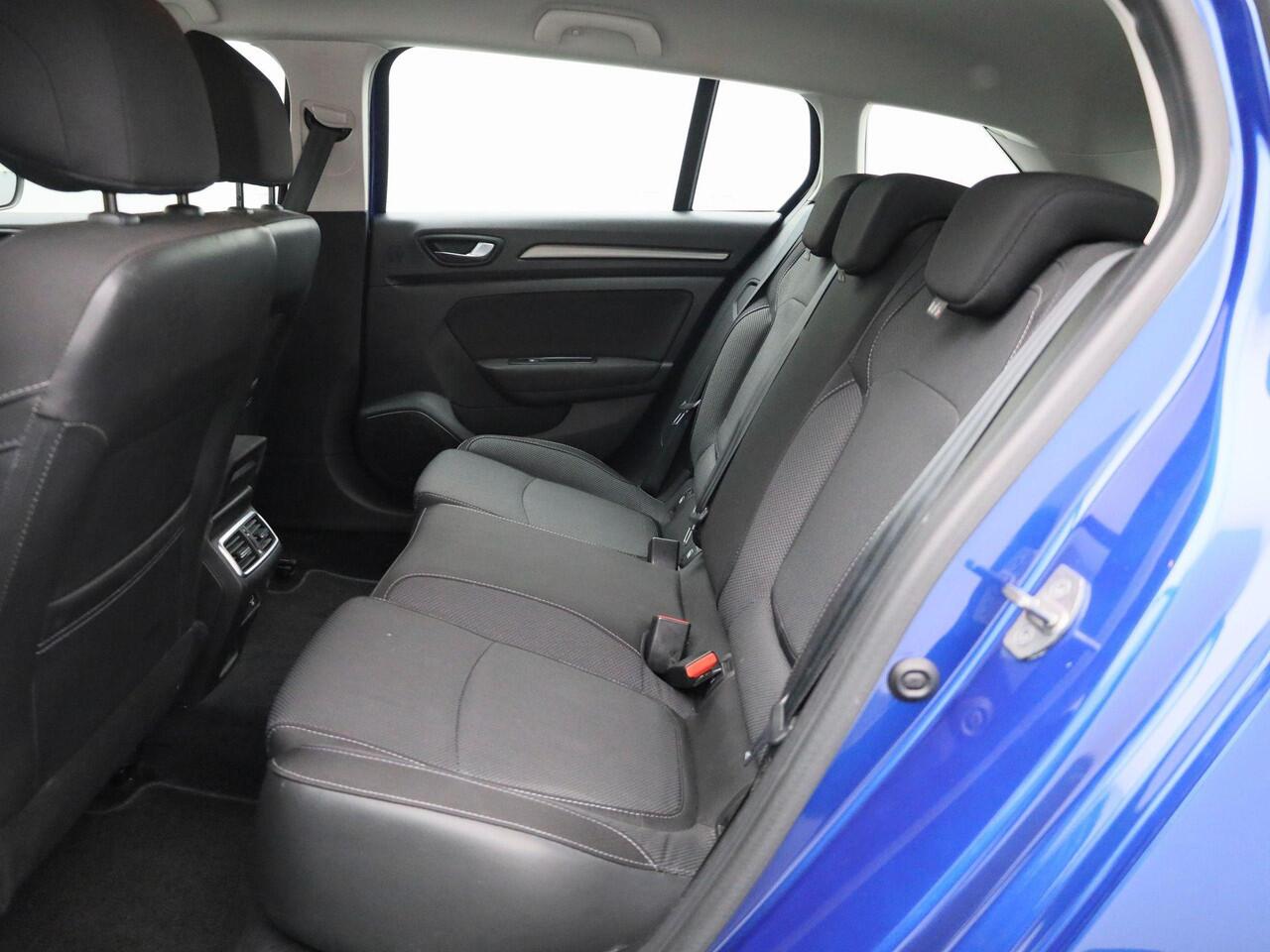 Renault MEGANE Estate 1.3 TCe 140Pk Equilibre | Navigatie | Apple/Android Carplay | Climate & Cruise Control | Parkeersensoren | Airco | LED Verlichting | DAB+ Radio