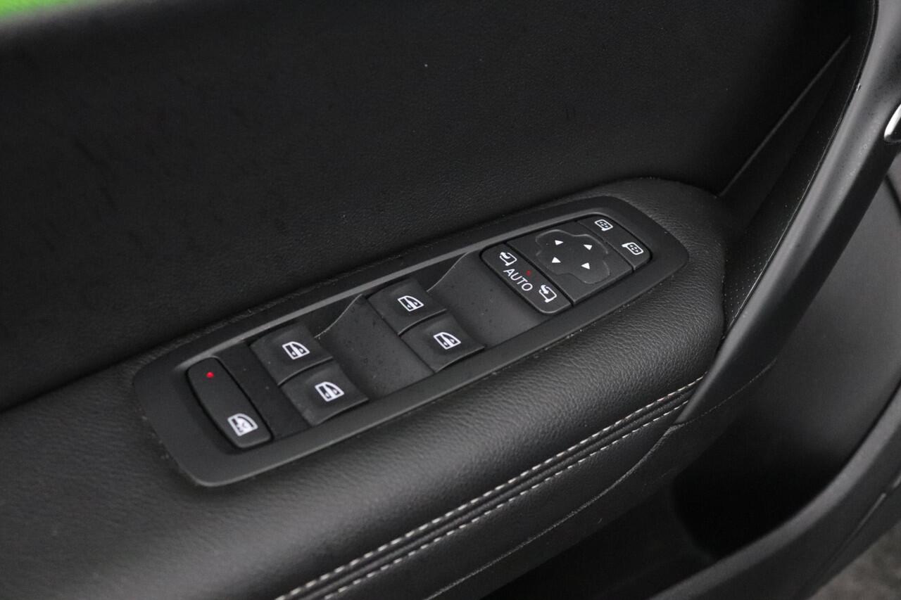 Renault MEGANE Estate 1.3 TCe 140 Techno Automaat |Trekhaak 1700 Kg| Dealeronderhouden|