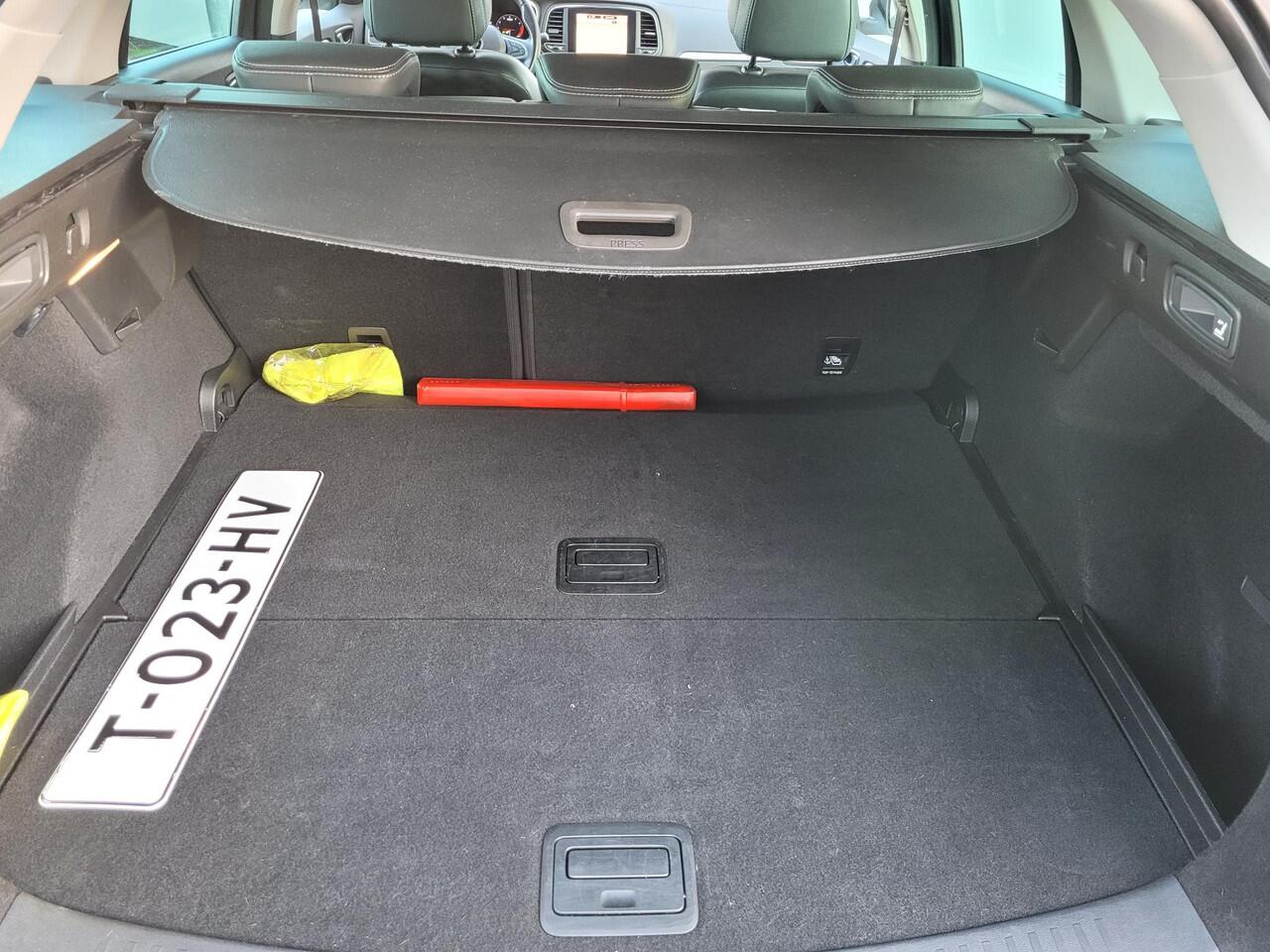 Renault MEGANE Estate 1.3 TCe 140 Techno | Automaat | Trekhaak | Navigatie | Dealer Onderhouden