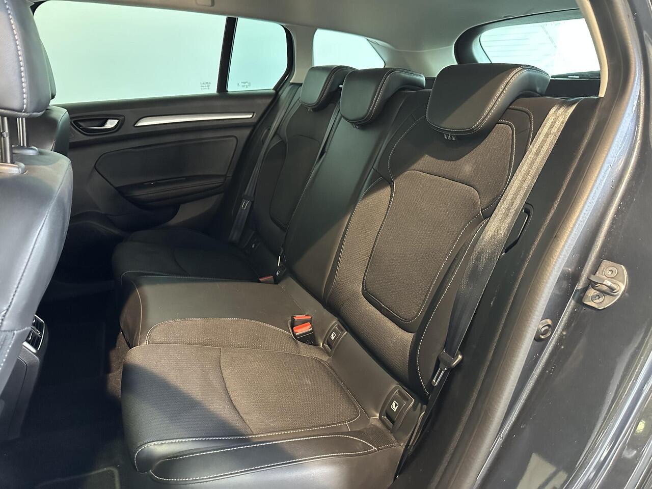 Renault MEGANE Estate 1.3 TCe 140 Techno AUTOMAAT | TREKHAAK | NAVIGATIE | PARKEERSENSOREN RONDOM | ACHTERUITRIJCAMERA | APPLE CARPLAY/ANDROID AUTO