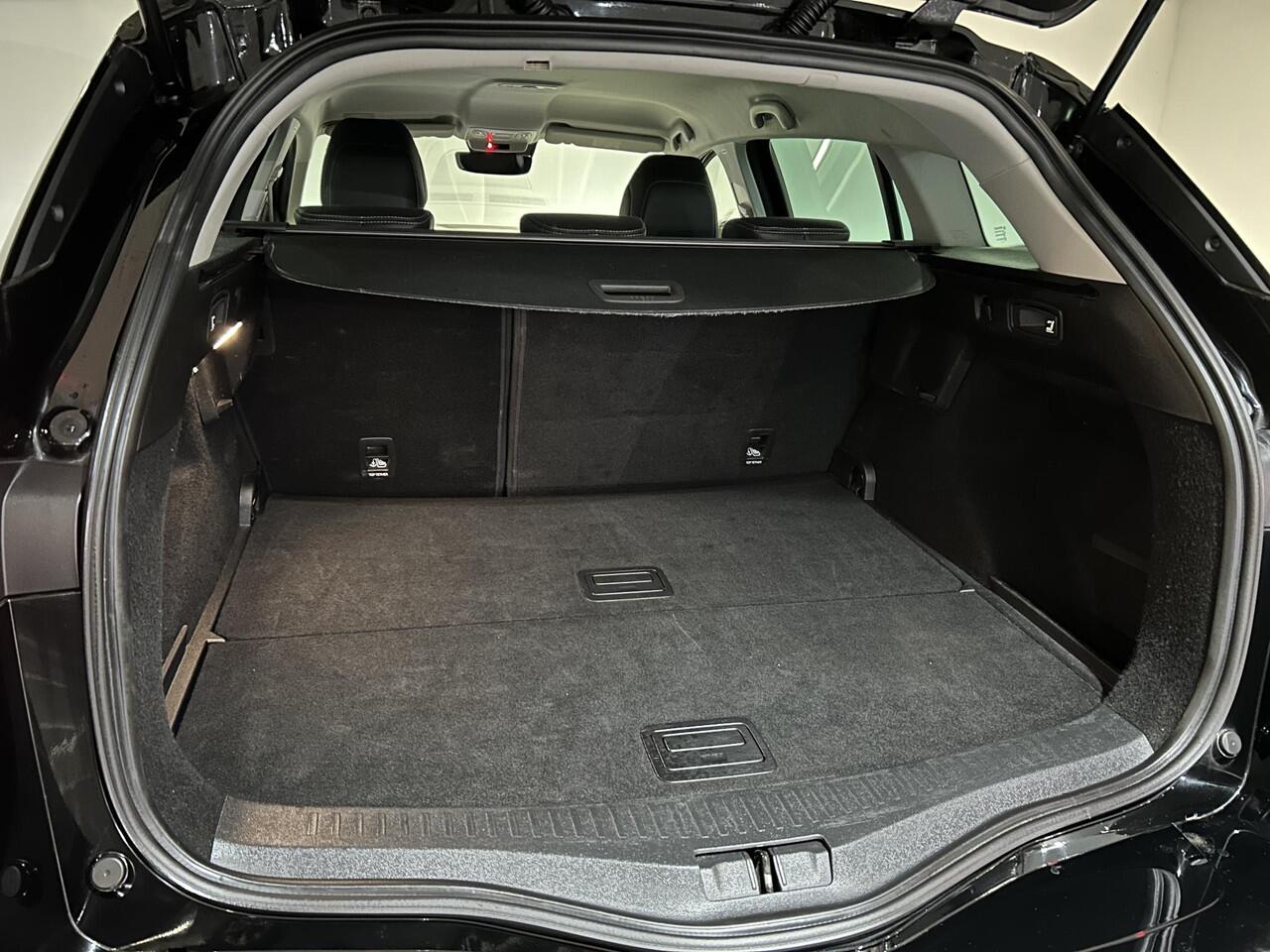 Renault MEGANE Estate 1.3 TCe 140 Techno | Trekhaak | Achteruitrijcamera | Parkeersensoren V+A | Climate Control