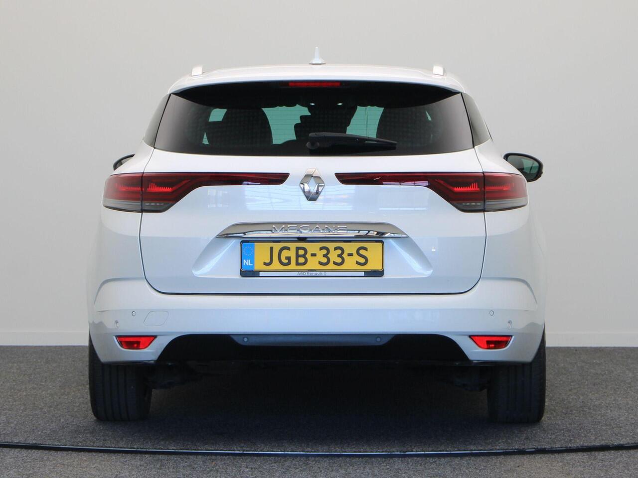 Renault MEGANE Estate TCe 140pk Techno | Stoel- en stuurwielverwarmig | 1700kg trekvermogen | Grootscherm navigatie |