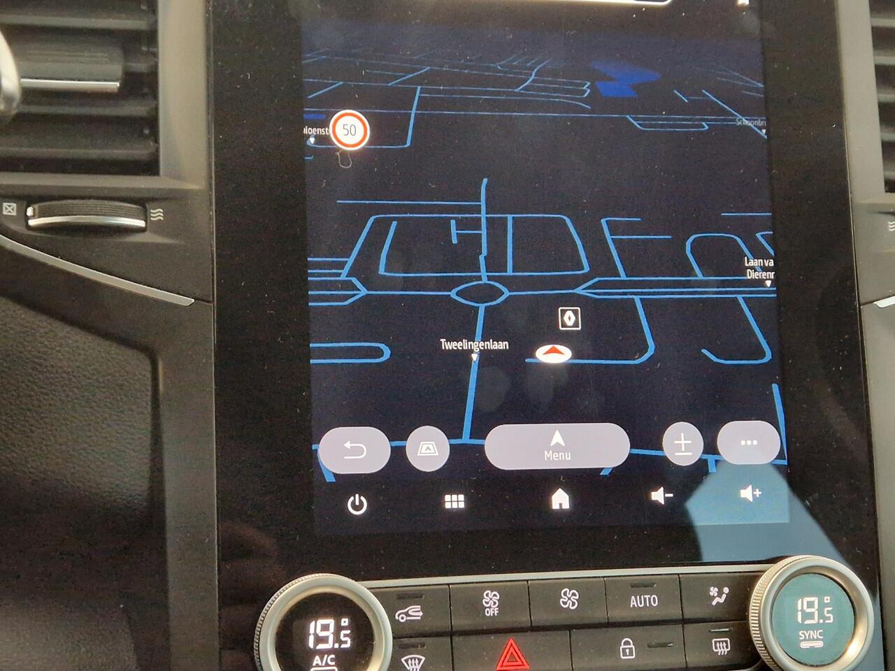 Renault MEGANE Estate 1.3 TCe 140 EDC Techno AUTOMAAT | TREKHAAK | PARKEERSENSOREN VOOR-/ACHTER | ACHTERUITRIJCAMERA | APPLE CARPLAY/ANDROID AUTO