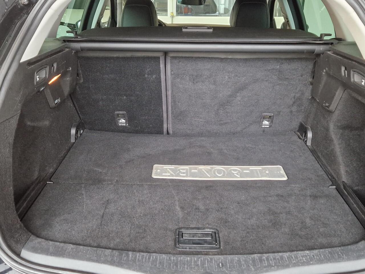 Renault MEGANE Estate 1.3 TCe 140 EDC Techno AUTOMAAT | TREKHAAK | PARKEERSENSOREN VOOR-/ACHTER | ACHTERUITRIJCAMERA | APPLE CARPLAY/ANDROID AUTO