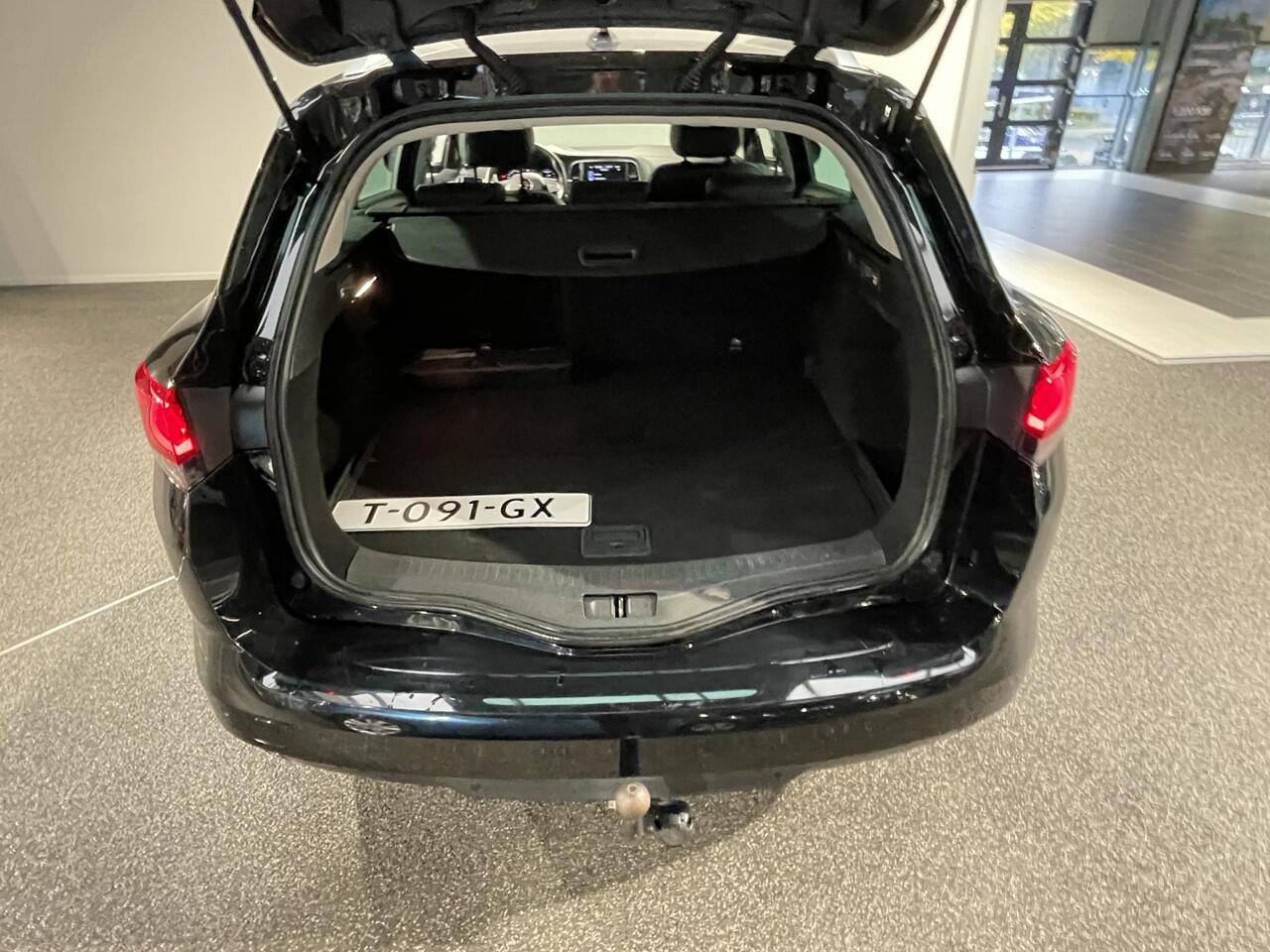 Renault MEGANE Estate 1.3 TCe 140 Techno | Automaat | Trekhaak | Navigatie | Climate Control |