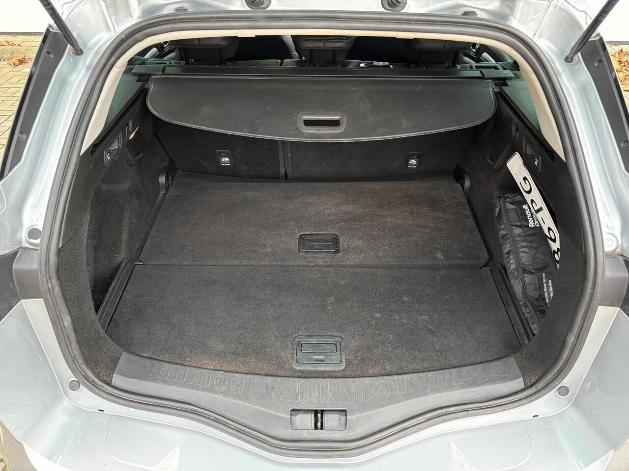 Renault MEGANE Estate 1.3 TCe 140 Techno | Trekhaak | Aanhangwagen geremd 1700kg |