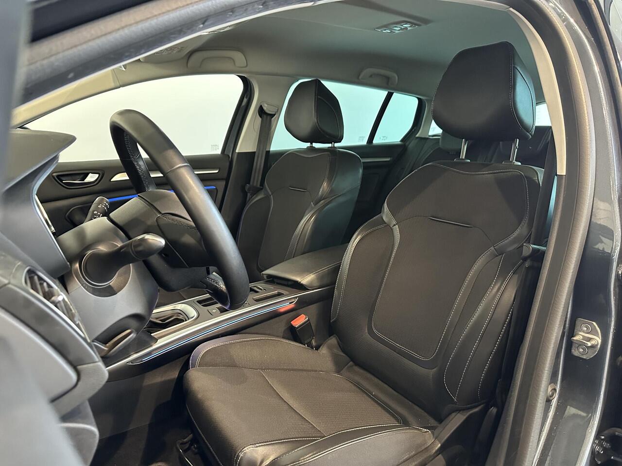 Renault MEGANE Estate 1.3 TCe 140 EDC Techno AUTOMAAT | TREKHAAK | PARKEERSENSOREN VOOR-/ACHTER | ACHTERUITRIJCAMERA | APPLE CARPLAY/ANDROID AUTO