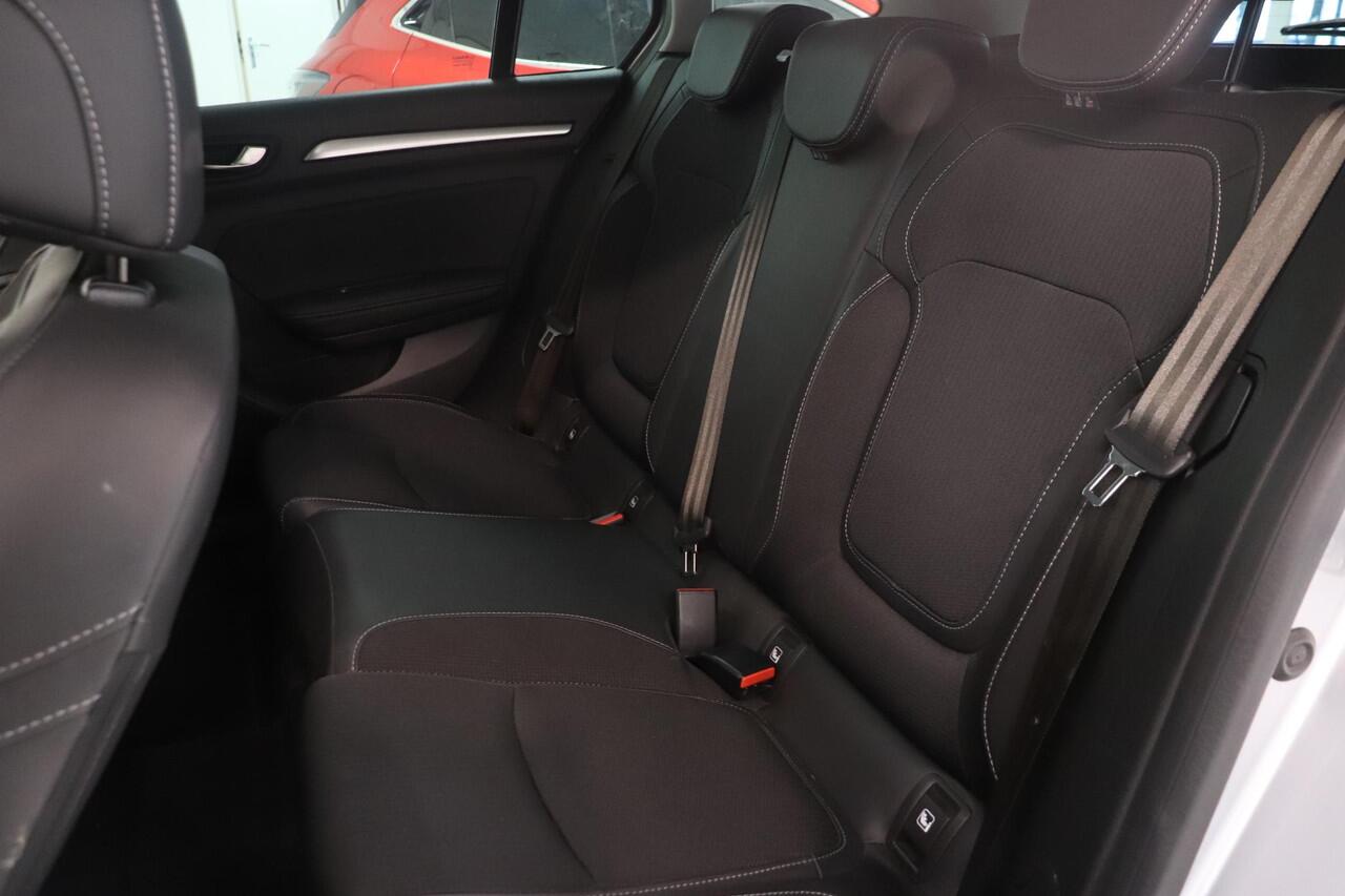 Renault MEGANE Estate 1.3 TCe 140 Techno | Climate control | Camera | Trekhaak | AppleCarplay AndroidAuto | LED koplampen | All season banden | Navigatie |