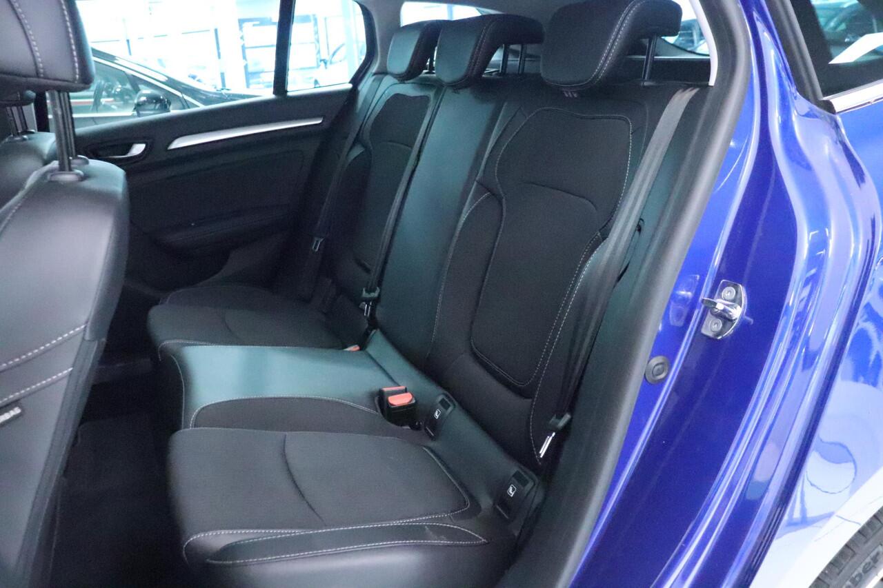 Renault MEGANE Estate 1.3 TCe 140 Techno | Climate control | Camera | Trekhaak | All Season banden | AppleCarplay AndroidAuto | LED koplampen | Navigatie |