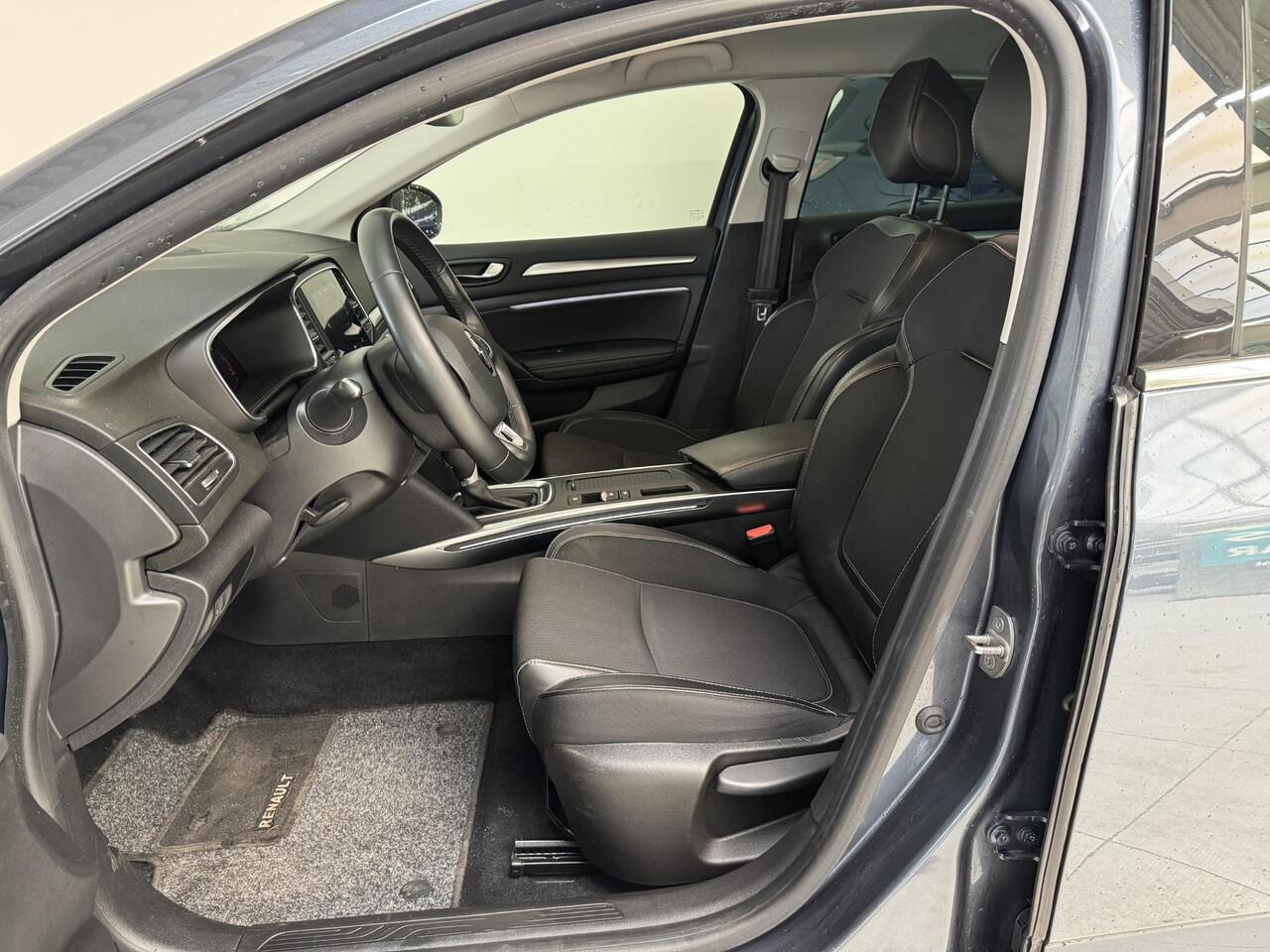 Renault MEGANE Estate 1.3 TCe 140 Techno | Navigatie | Achteruitrijcamera | Trekhaak | All-Season banden |