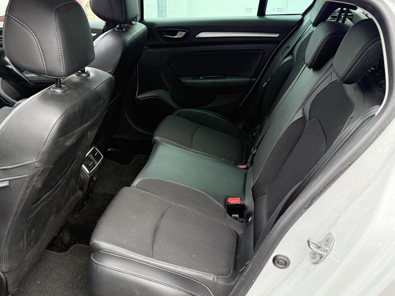 Renault MEGANE Estate 1.3 TCe 140 Techno | Trekhaak | Automaat | Navigatie | Camera