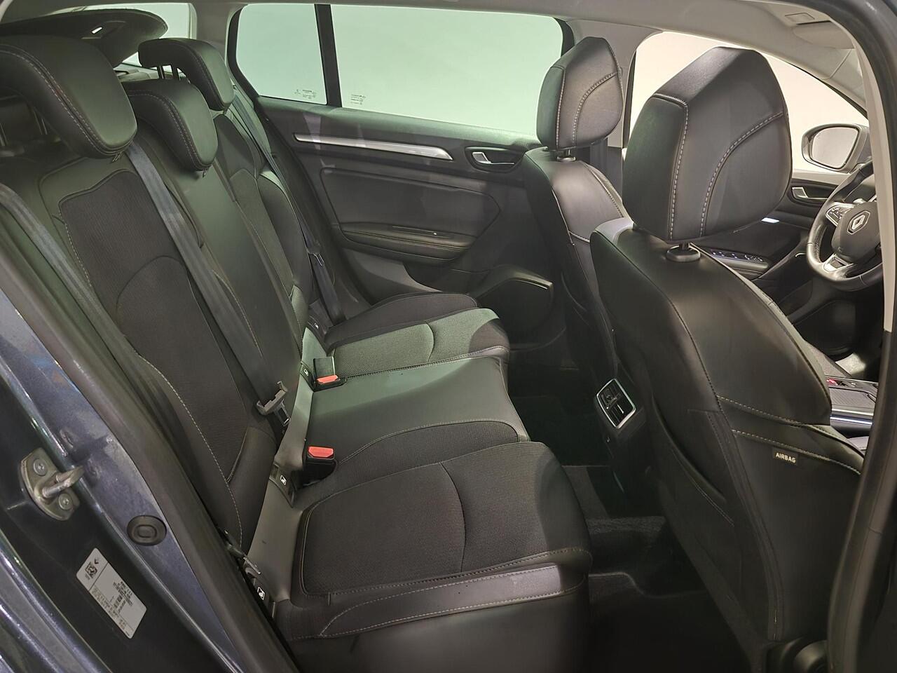 Renault MEGANE Estate 1.3 TCe 140 Techno 360 gr camera | Navigatie | L.m. Velgen