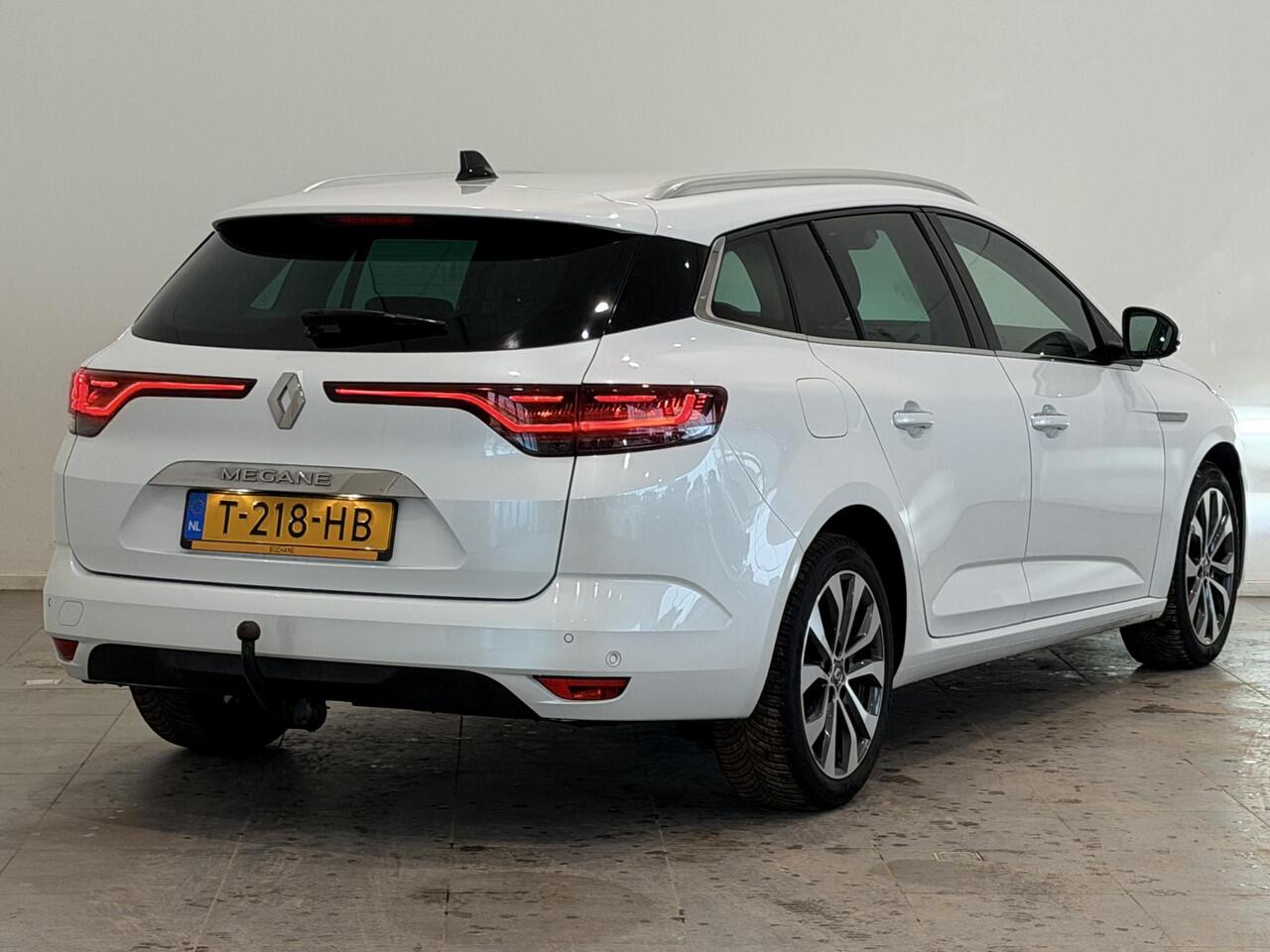 Renault MEGANE Estate 1.3 TCe 140 EDC Techno | Trekhaak 1.700 KG | All season banden | Dodehoek Detectie