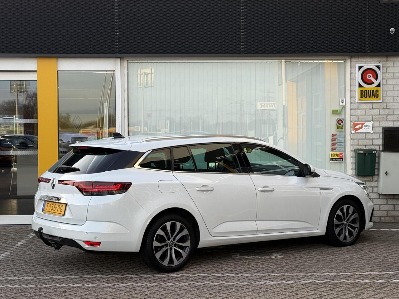 Renault MEGANE Estate 1.3 TCe 140 Techno | Trekhaak | NAP | Navigatie | Achteruitrijcamera | DAB | Key-less | Climate Control | LED | Dodehoek detectie |