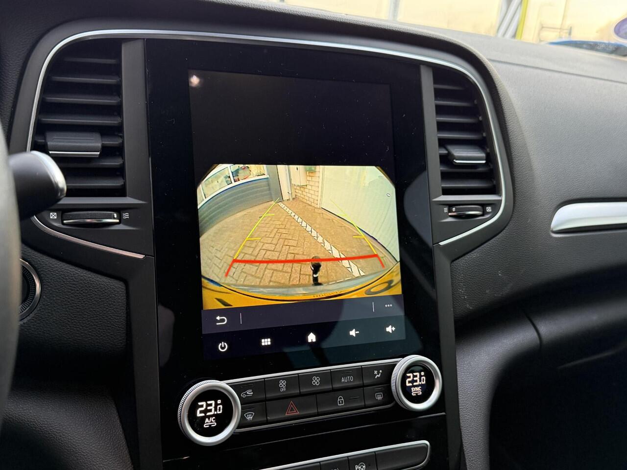 Renault MEGANE Estate 1.3 TCe 140 Techno | Trekhaak | NAP | Navigatie | Achteruitrijcamera | DAB | Key-less | Climate Control | LED | Dodehoek detectie |