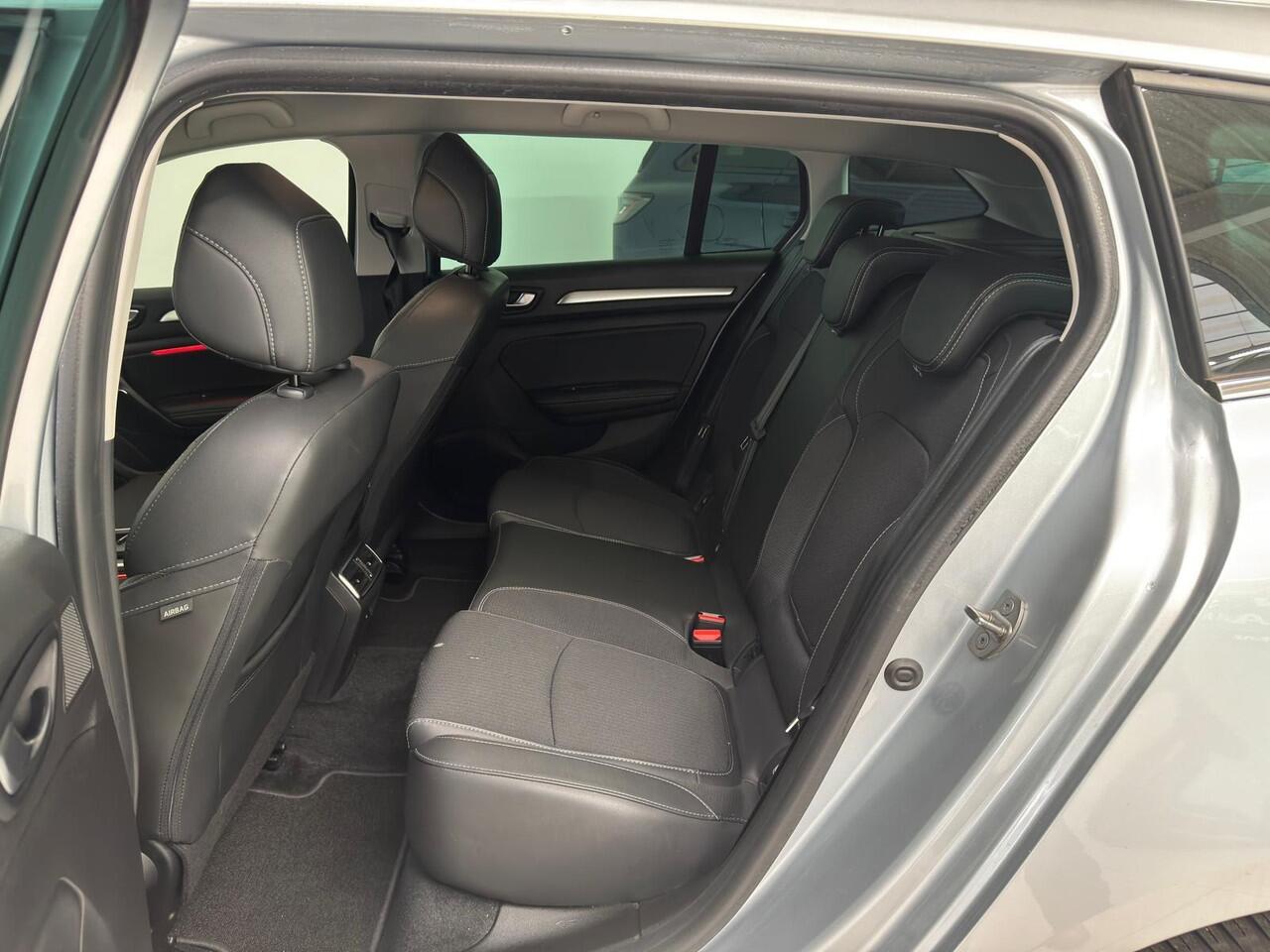 Renault MEGANE Estate 1.3 TCe 140 Techno | Navigatie | Achteruitrijcamera | Trekhaak | All-Season Banden |