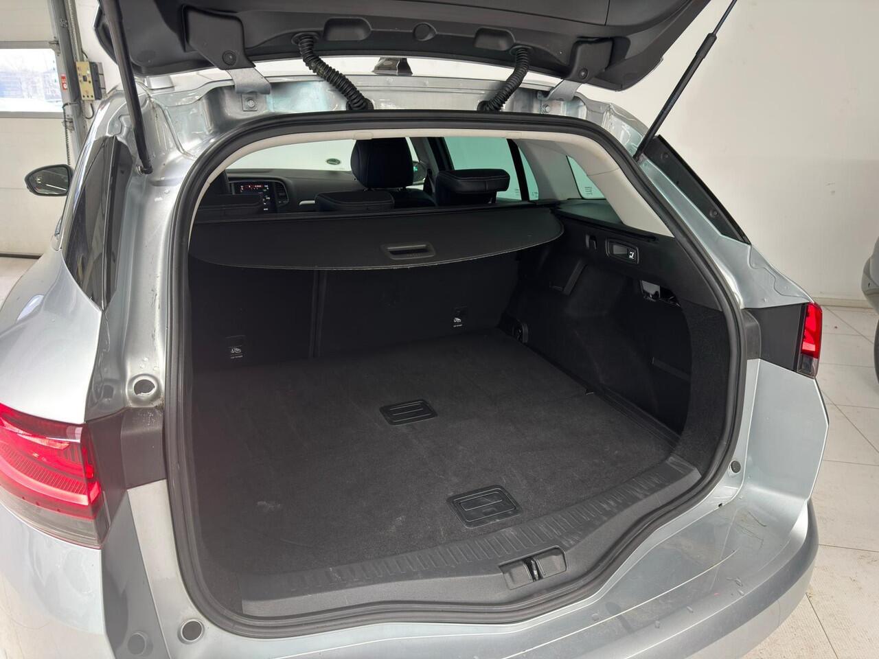 Renault MEGANE Estate 1.3 TCe 140 Techno | Navigatie | Achteruitrijcamera | Trekhaak | All-Season Banden |