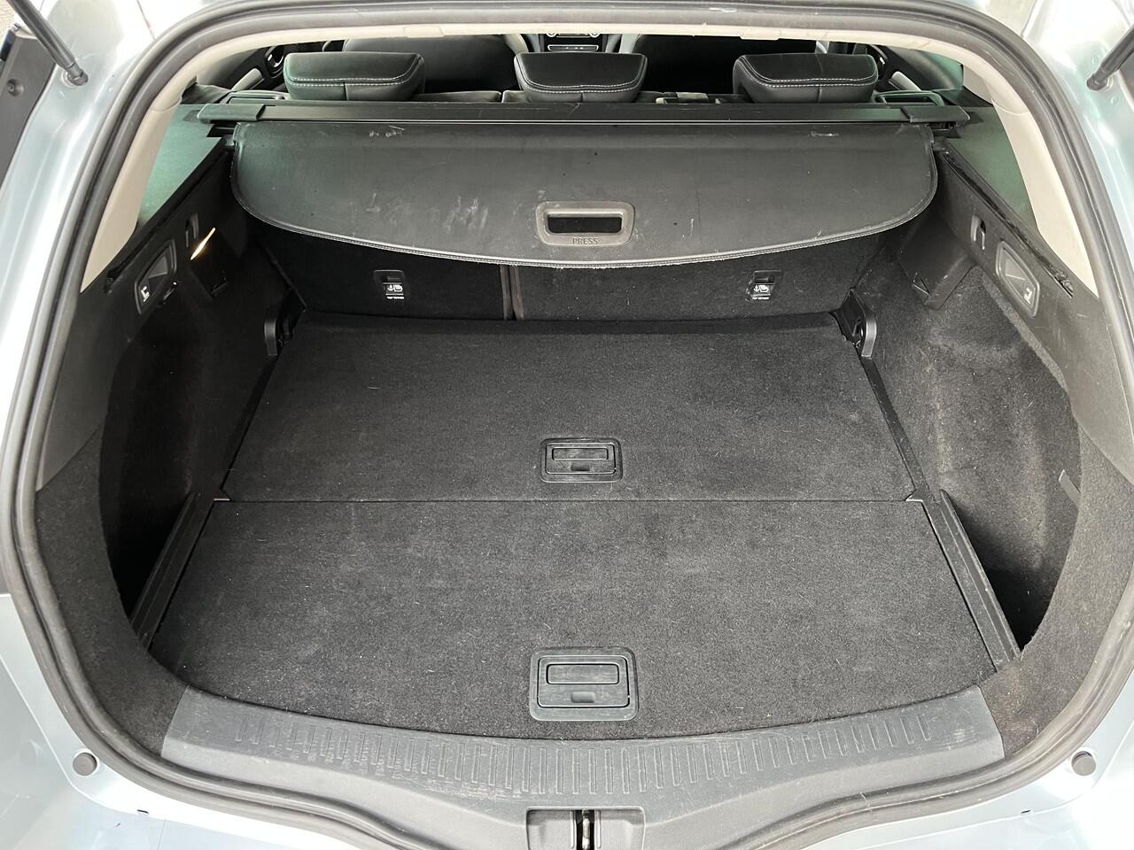 Renault MEGANE Estate 1.3 TCe 140 Techno | Trekhaak | All-Season banden | Achteruitrijcamera | Apple CarPlay / Android Auto |