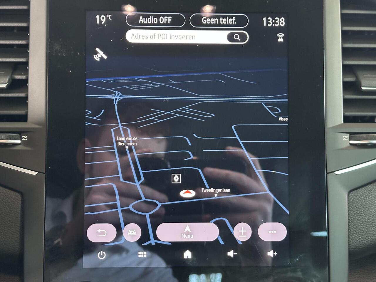 Renault MEGANE Estate 1.3 TCe 140 EDC Techno AUTOMAAT | TREKHAAK | PARKEERSENSOREN VOOR-/ACHTER | ACHTERUITRIJCAMERA | APPLE CARPLAY/ANDROID AUTO