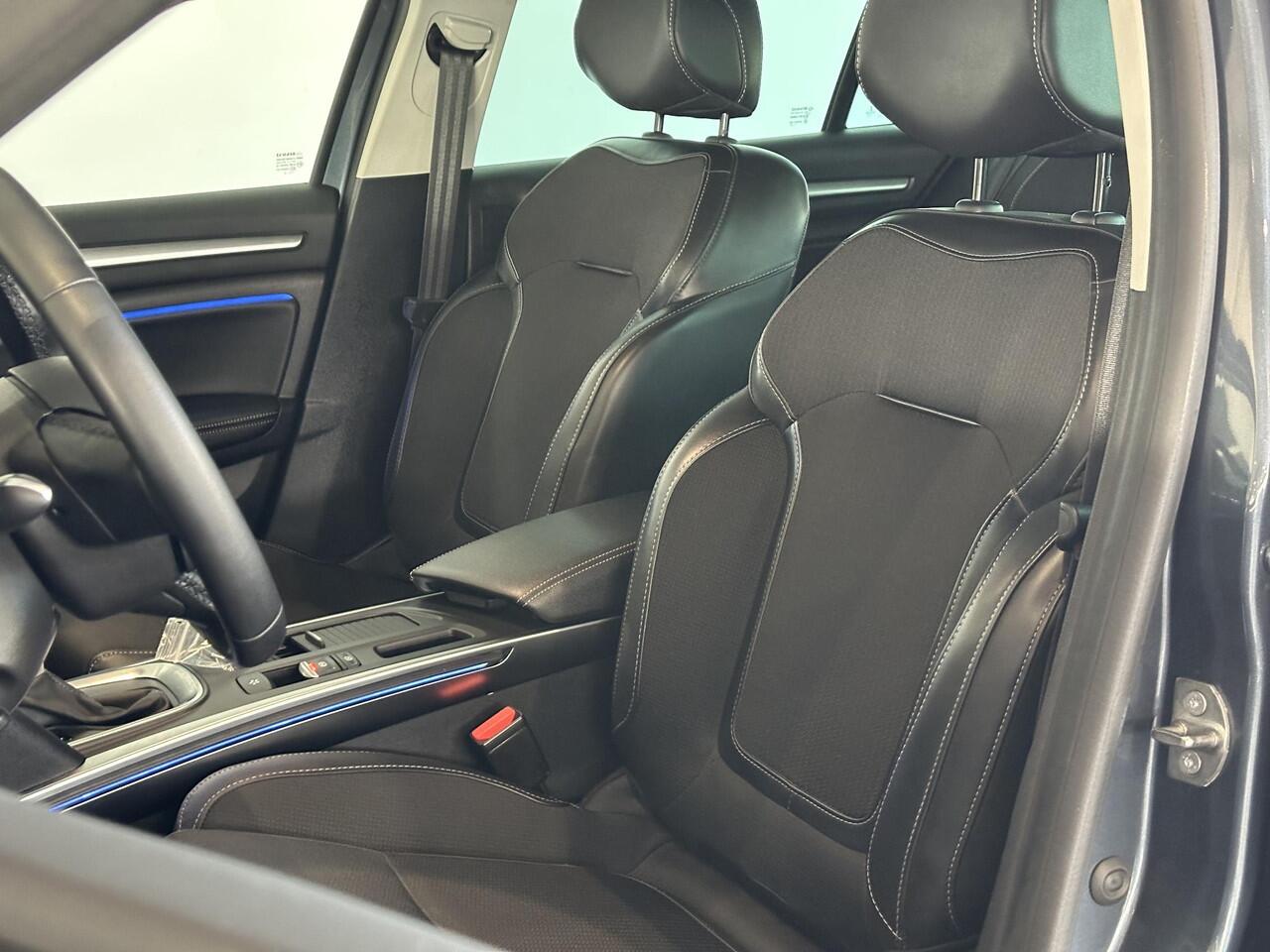 Renault MEGANE Estate 1.3 TCe 140 EDC Techno AUTOMAAT | TREKHAAK | PARKEERSENSOREN VOOR-/ACHTER | ACHTERUITRIJCAMERA | APPLE CARPLAY/ANDROID AUTO