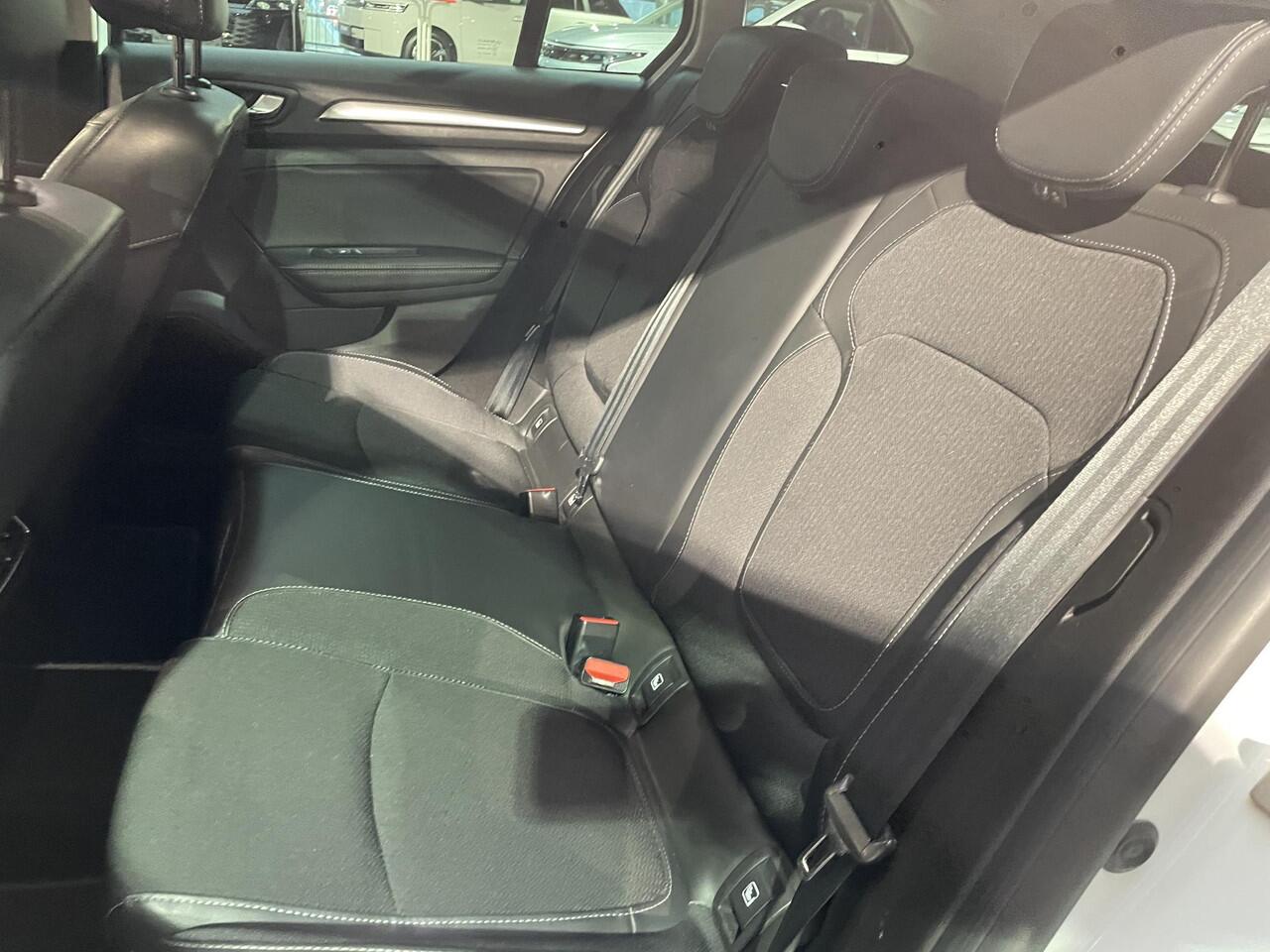 Renault MEGANE Estate 1.3 TCe 140 Techno | Automaat | Trekhaak | Navigatie | Climate Control |