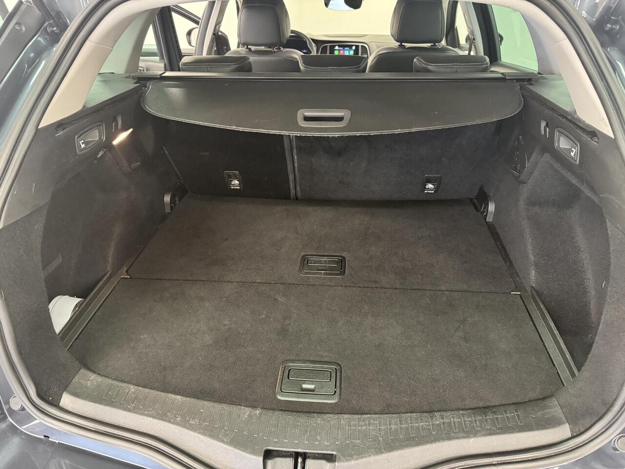 Renault MEGANE Estate 1.3 TCe 140 EDC Techno | Trekhaak 1700 kg geremd | All-season banden | Dodehoek Detectie | Camera | Carplay