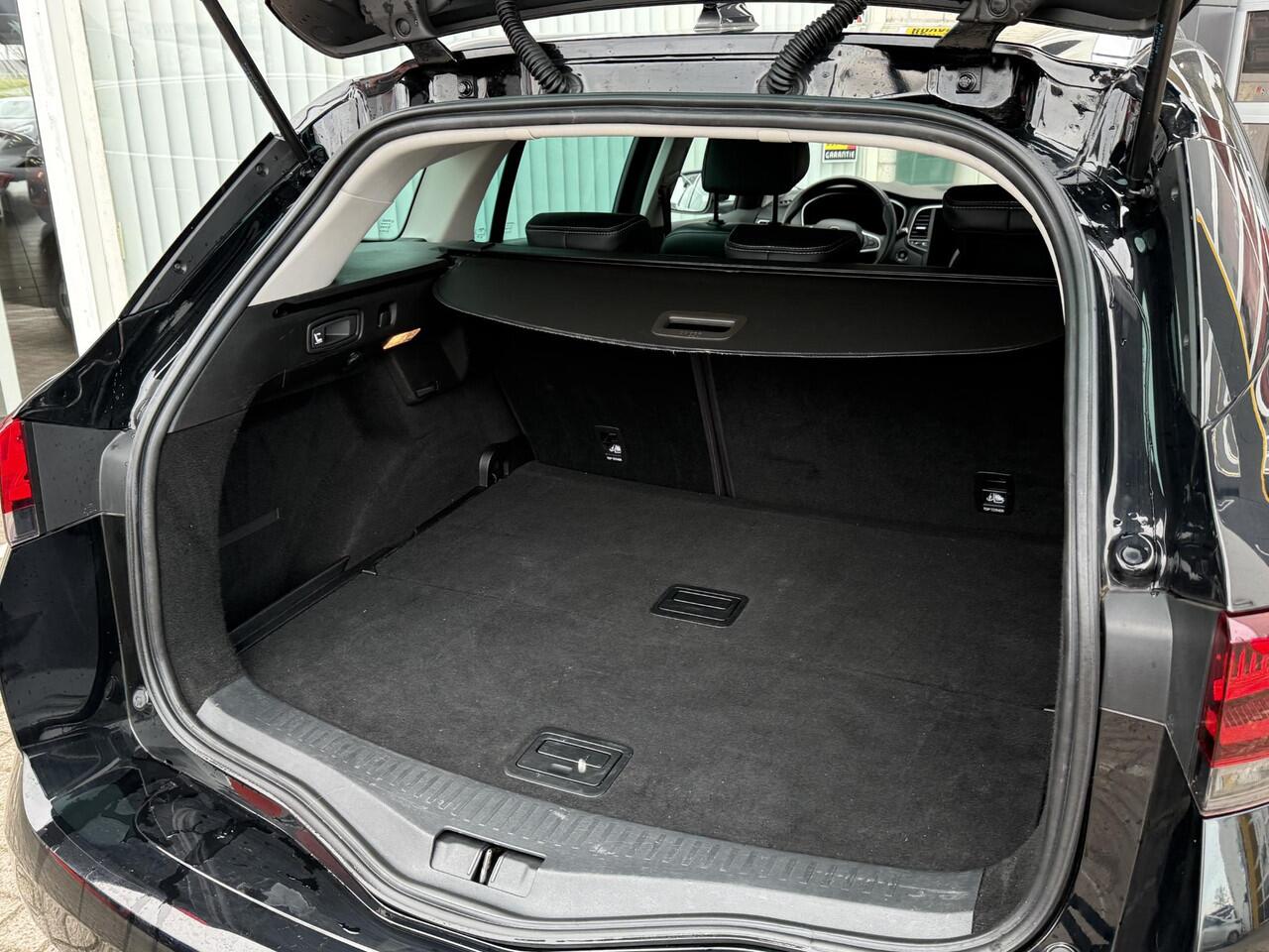 Renault MEGANE Estate 1.3 TCe 140 Techno | Trekhaak | NAP | Navigatie | Achteruitrijcamera | DAB | Key-less | Climate Control | LED | Dodehoek detectie |