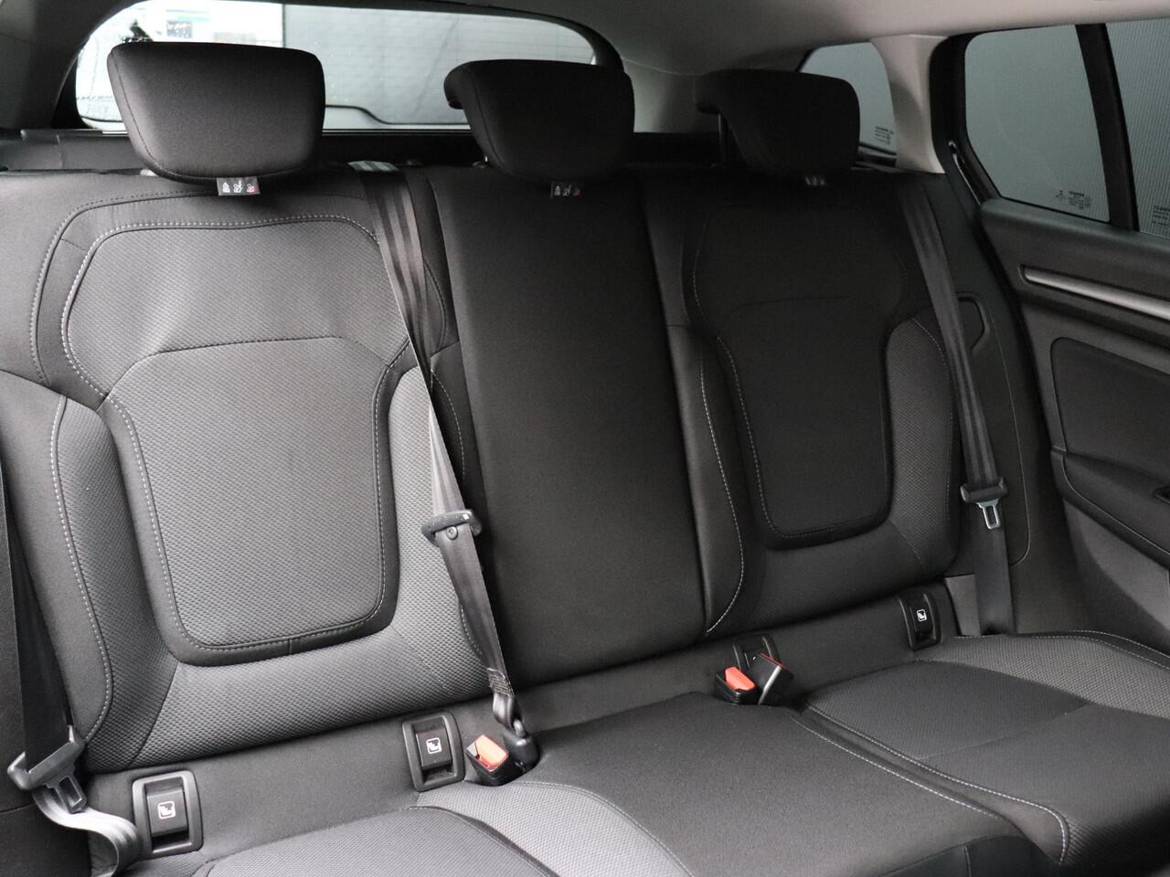 Renault MEGANE Estate 1.6 E-Tech Plug-In Hybrid 160 Equilibre | AUT. | SOH 95% | PDC | NAVI | CRUISE |