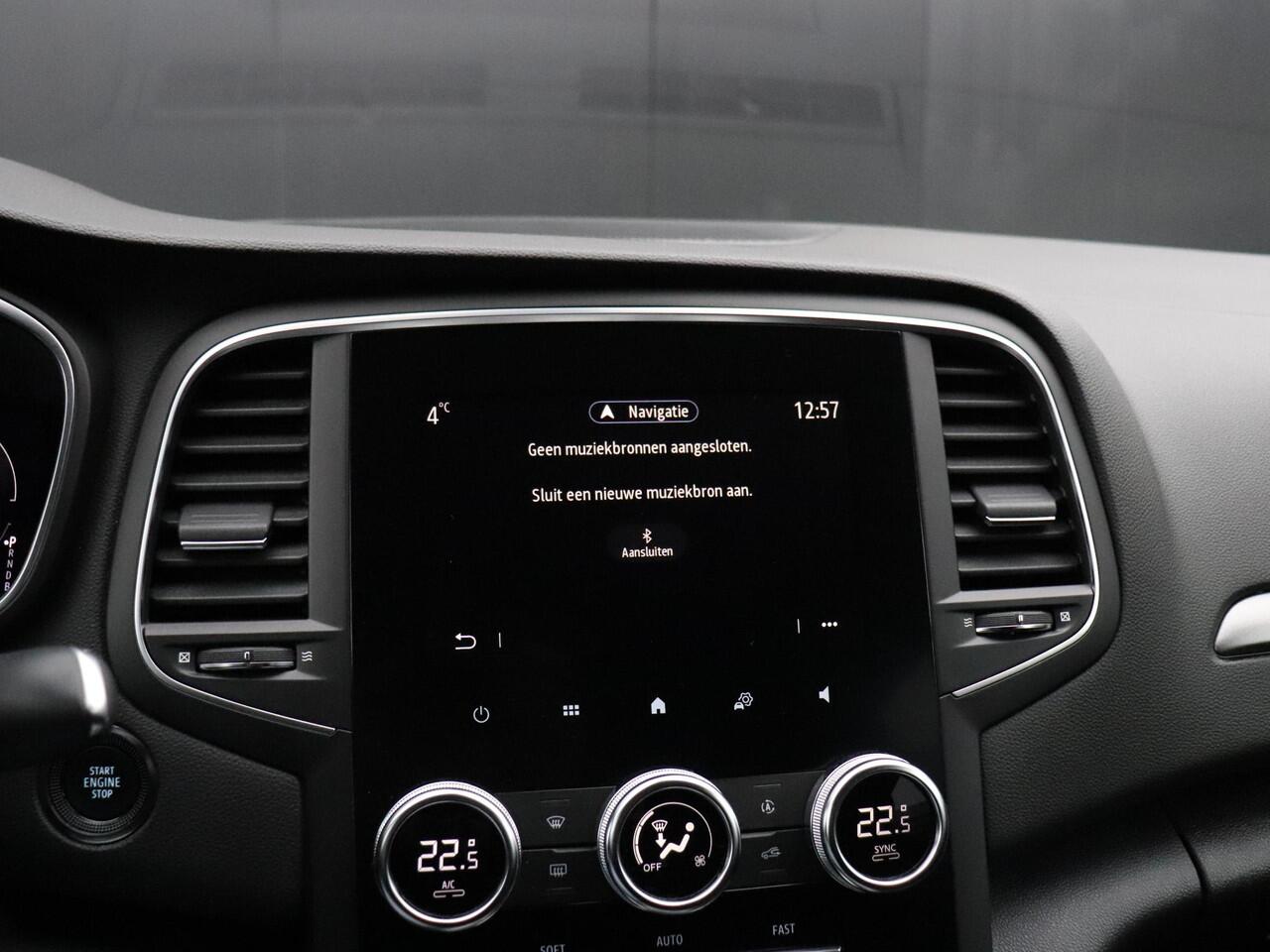 Renault MEGANE Estate 1.6 E-Tech Plug-In Hybrid 160 Equilibre | AUT. | SOH 95% | PDC | NAVI | CRUISE |