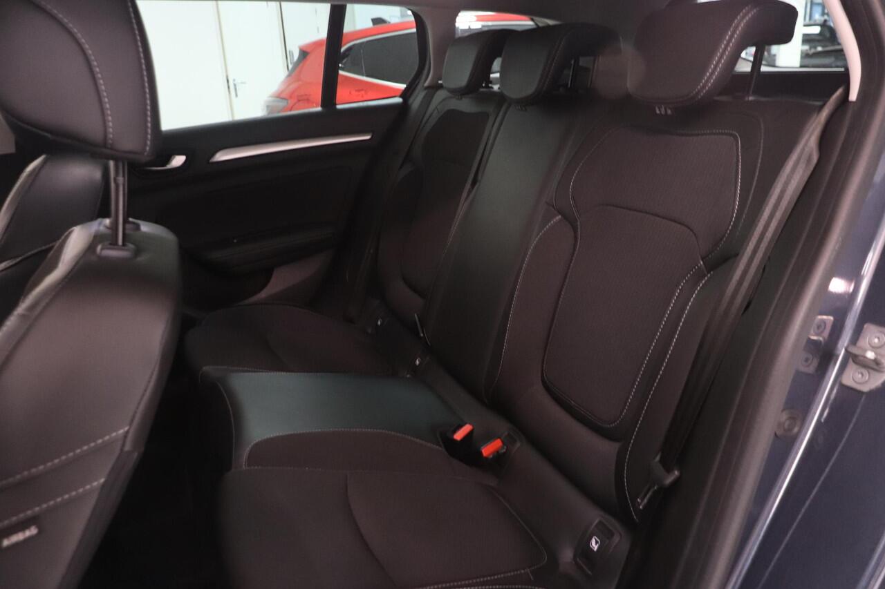 Renault MEGANE Estate 1.3 TCe 140 Techno | Climate control | Camera | Trekhaak | Parkeerassistent | AppleCarplay AndroidAuto | LED koplampen |