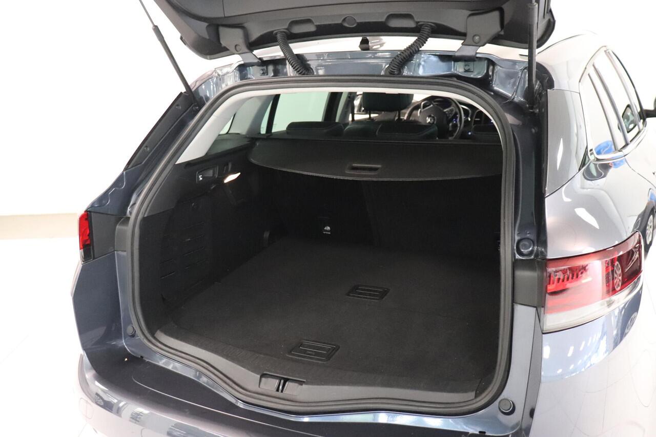 Renault MEGANE Estate 1.3 TCe 140 Techno | Climate control | Camera | Trekhaak | Parkeerassistent | AppleCarplay AndroidAuto | LED koplampen |