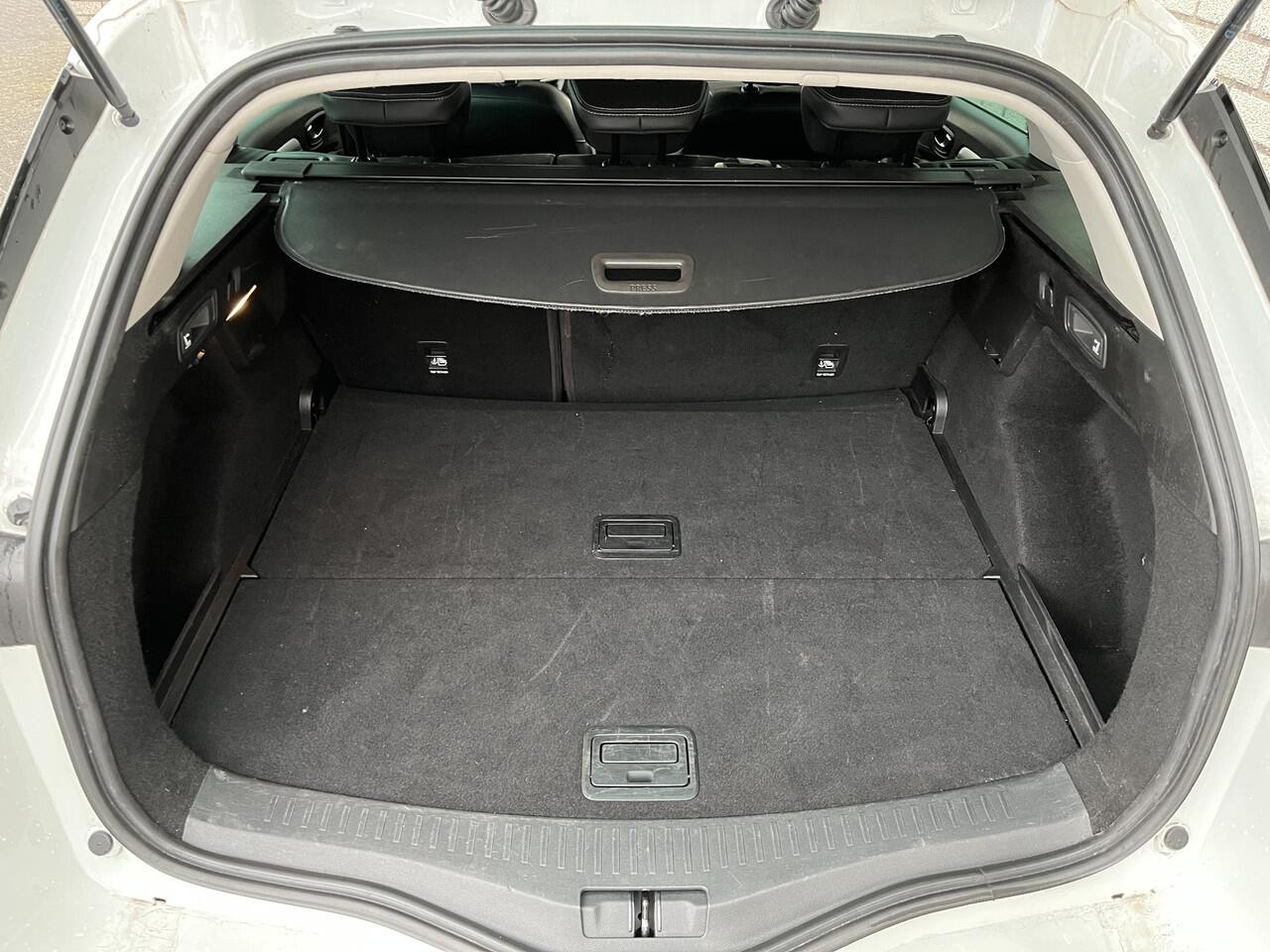 Renault MEGANE Estate 1.3 TCe 140 Techno | Achteruitrijcamera | All-Season Banden | Apple CarPlay / Android Auto | Trekhaak |